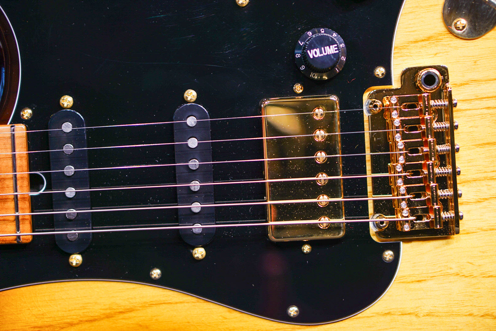 Suhr Classic custom 2 tone tobacco burst gold package 77700 - HIENDGUITAR SUHR GUITAR