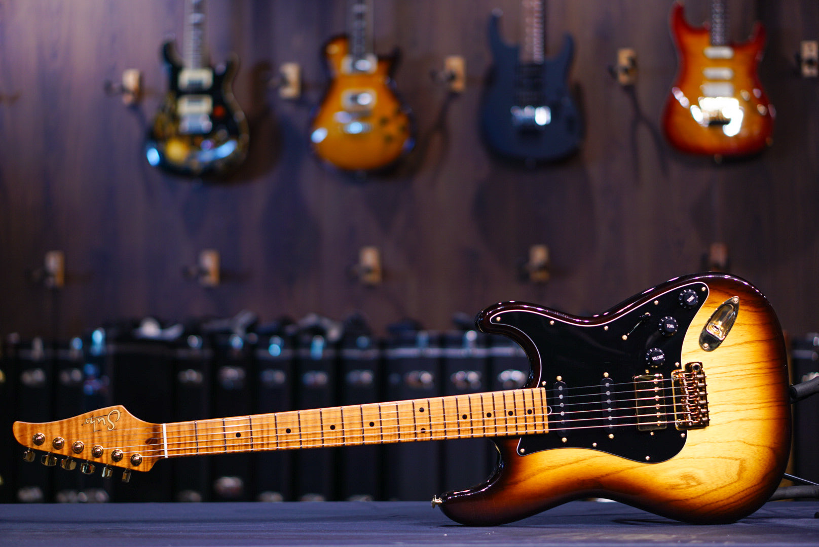 Suhr Classic custom 2 tone tobacco burst gold package 77700 - HIENDGUITAR SUHR GUITAR