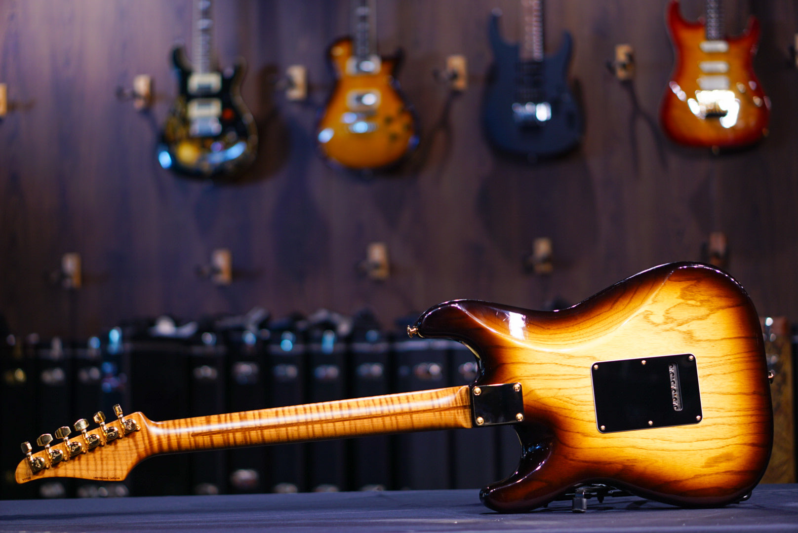 Suhr Classic custom 2 tone tobacco burst gold package 77700 - HIENDGUITAR SUHR GUITAR