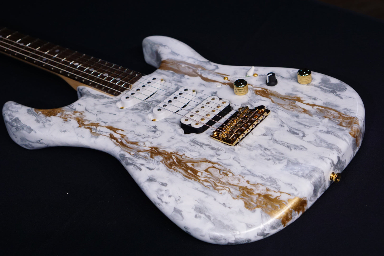 James tyler Studio Elite HD white schmear rear route 23332 - HIENDGUITAR James Tyler GUITAR