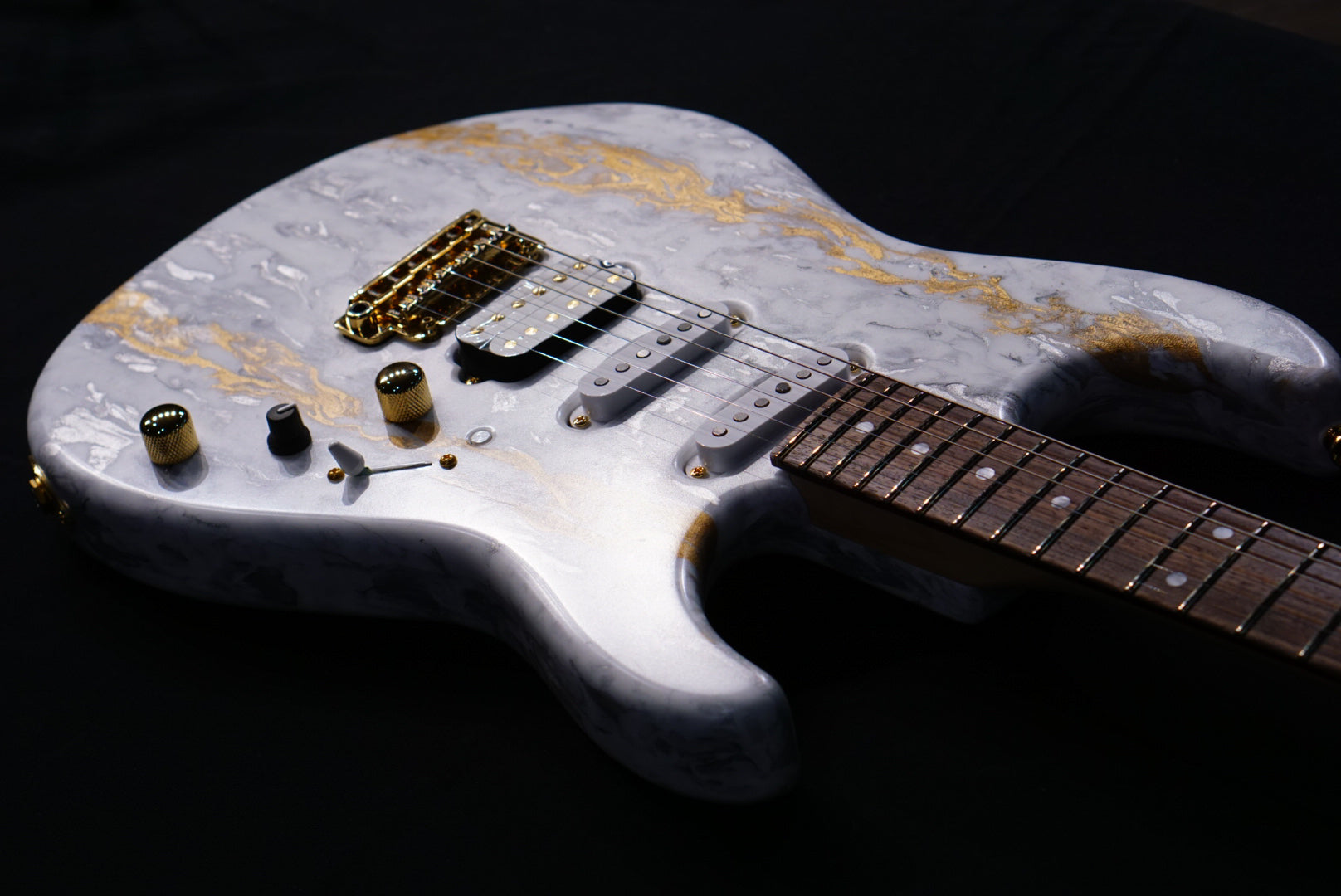 James tyler Studio Elite HD white schmear rear route 23332 - HIENDGUITAR James Tyler GUITAR