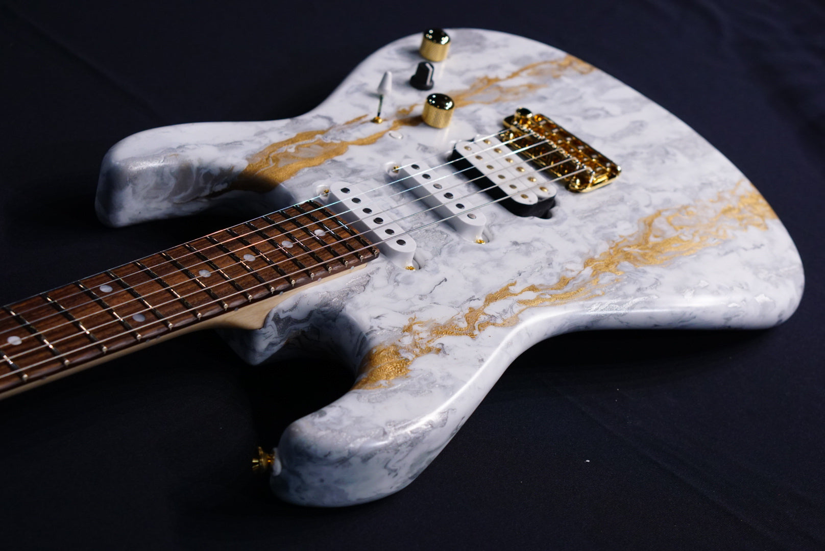 James tyler Studio Elite HD white schmear rear route 23332 - HIENDGUITAR James Tyler GUITAR