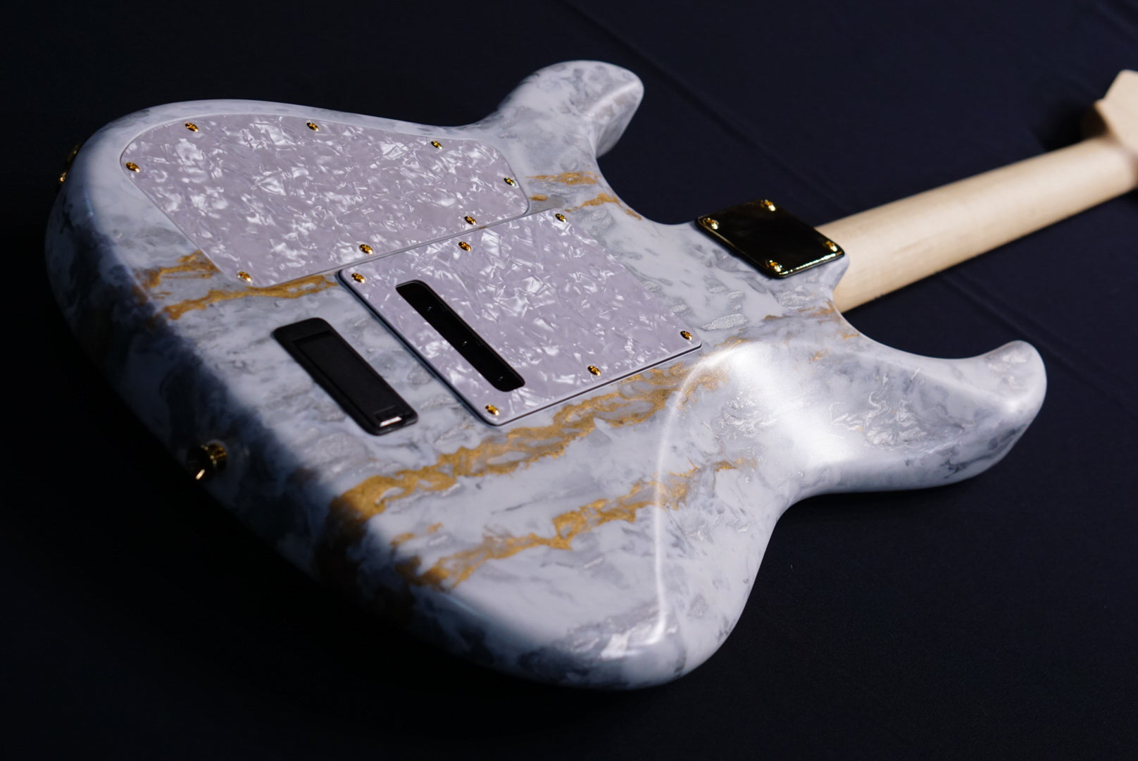 James tyler Studio Elite HD white schmear rear route 23332 - HIENDGUITAR James Tyler GUITAR