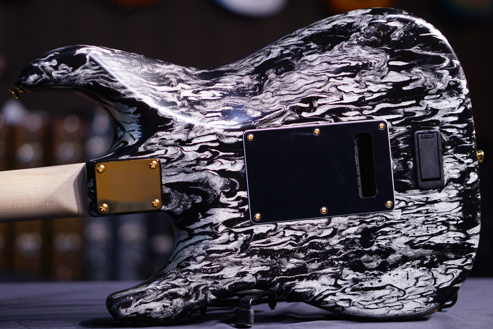 James tyler Studio Elite HD black schmear 23326 - HIENDGUITAR James Tyler GUITAR