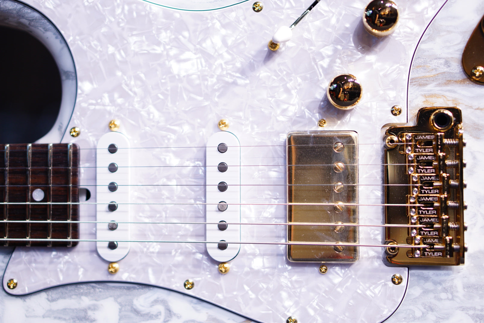 James tyler classic white schmear 23331 - HIENDGUITAR James Tyler GUITAR