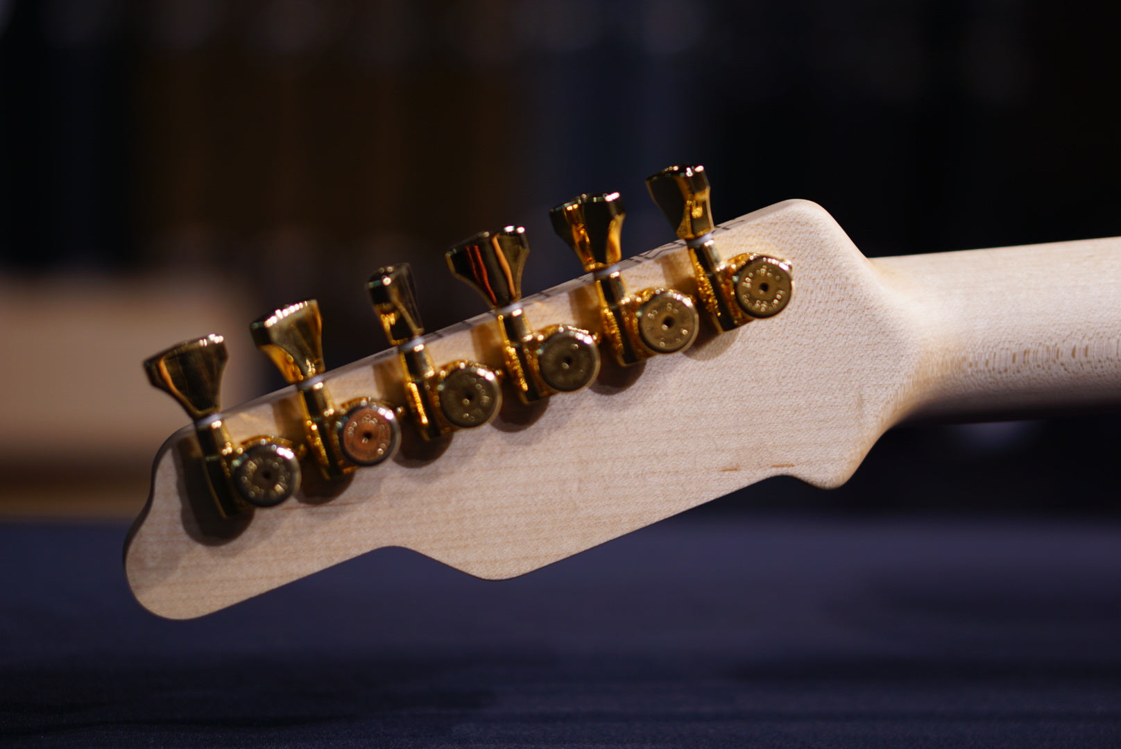 James tyler classic white schmear 23331 - HIENDGUITAR James Tyler GUITAR