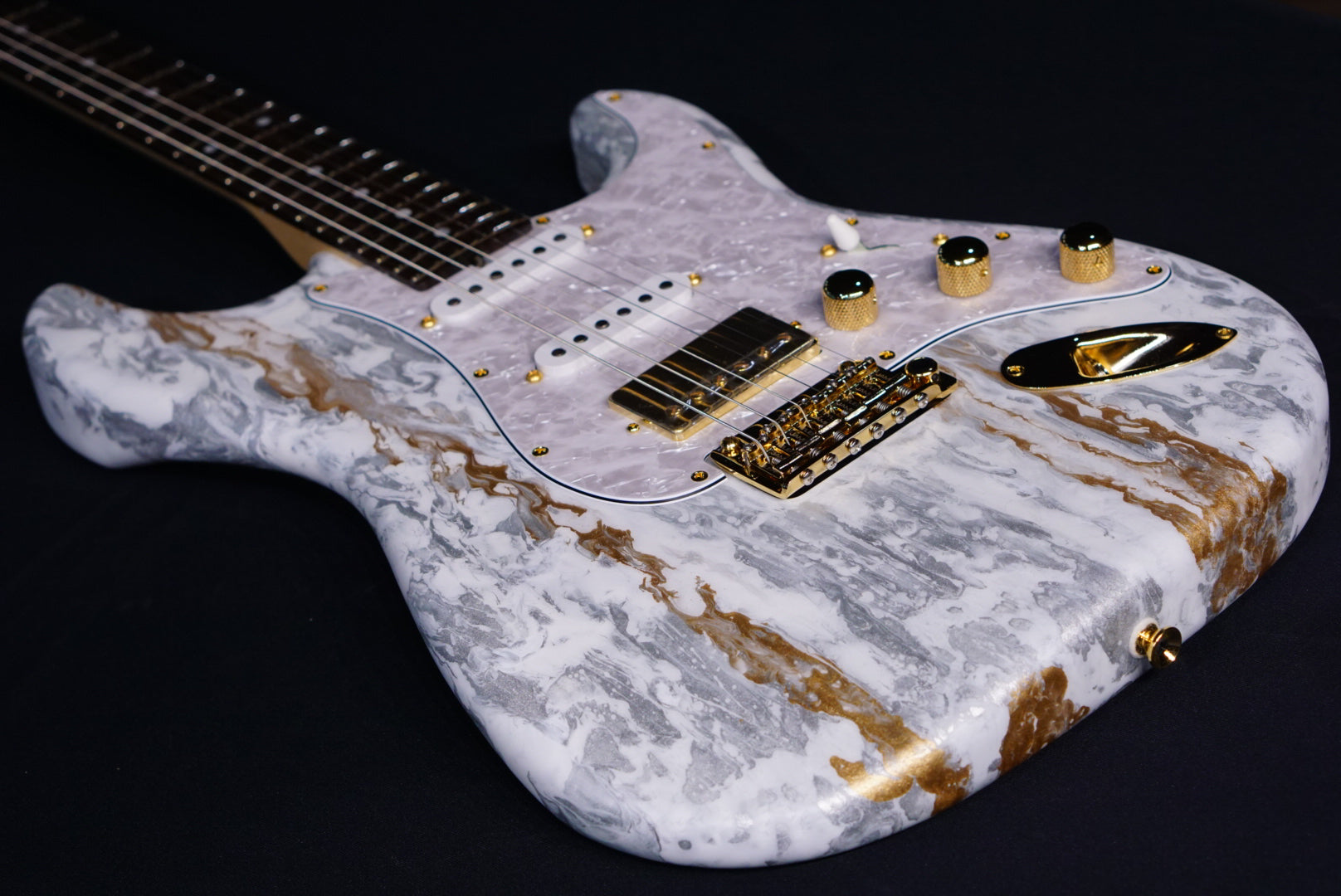 James tyler classic white schmear 23331 - HIENDGUITAR James Tyler GUITAR