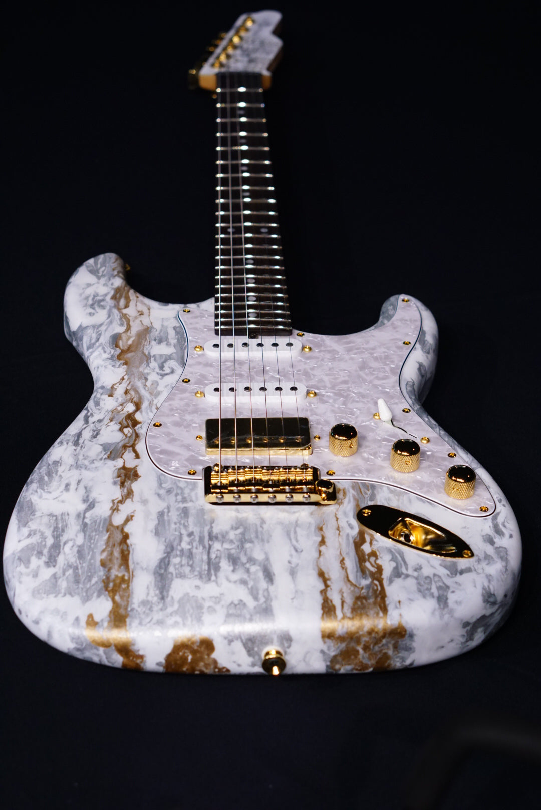 James tyler classic white schmear 23331 - HIENDGUITAR James Tyler GUITAR