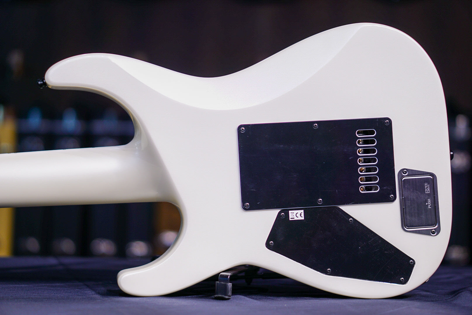 E-II M-II7 baritone evertune Pearl White ES1063223 - HIENDGUITAR E-II GUITAR