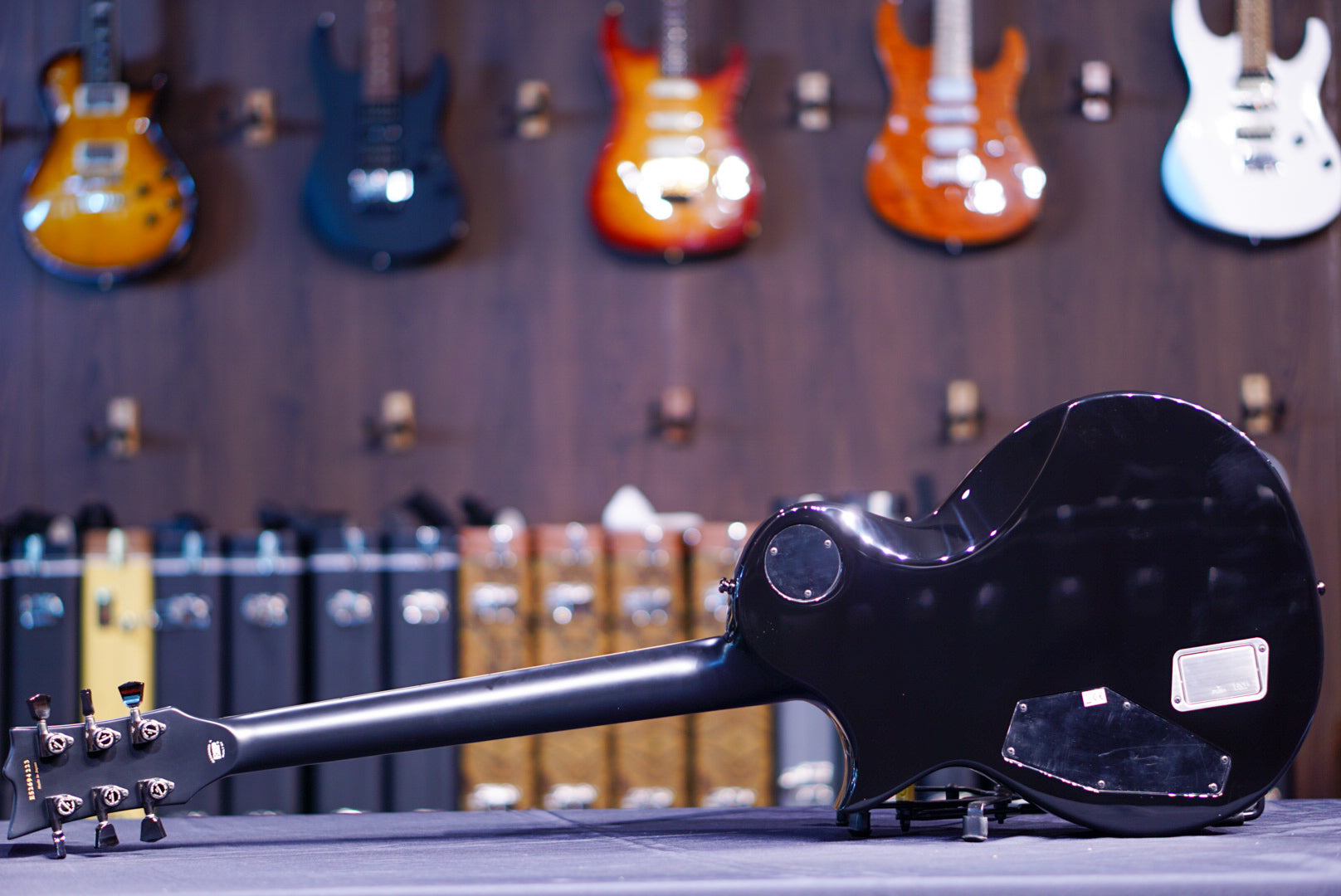 E-II ECLIPSE FULL THICKNESS BLACK NATURAL BURST ES6325223 - HIENDGUITAR E-II GUITAR