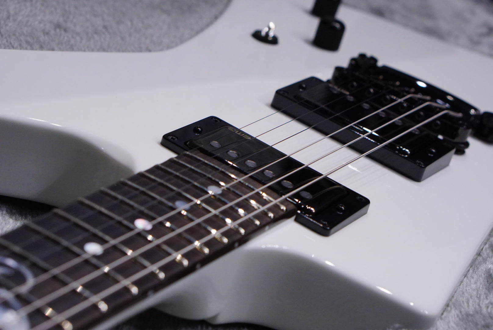 ESP SNAKEBYTE - Snow White James hetfield signature E2710232 - HIENDGUITAR ESP GUITAR