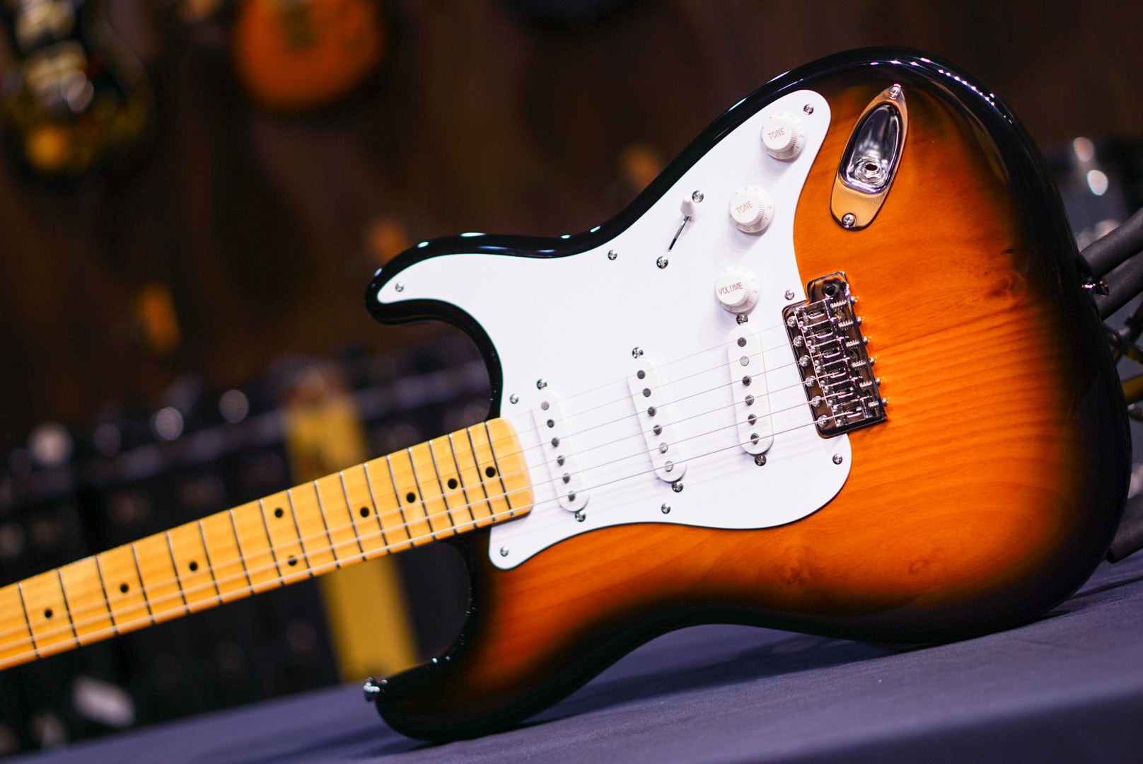 ESP Edwards E-ST-125ALM 2 tone sunburst ED2432223 - HIENDGUITAR EDWARDS GUITAR