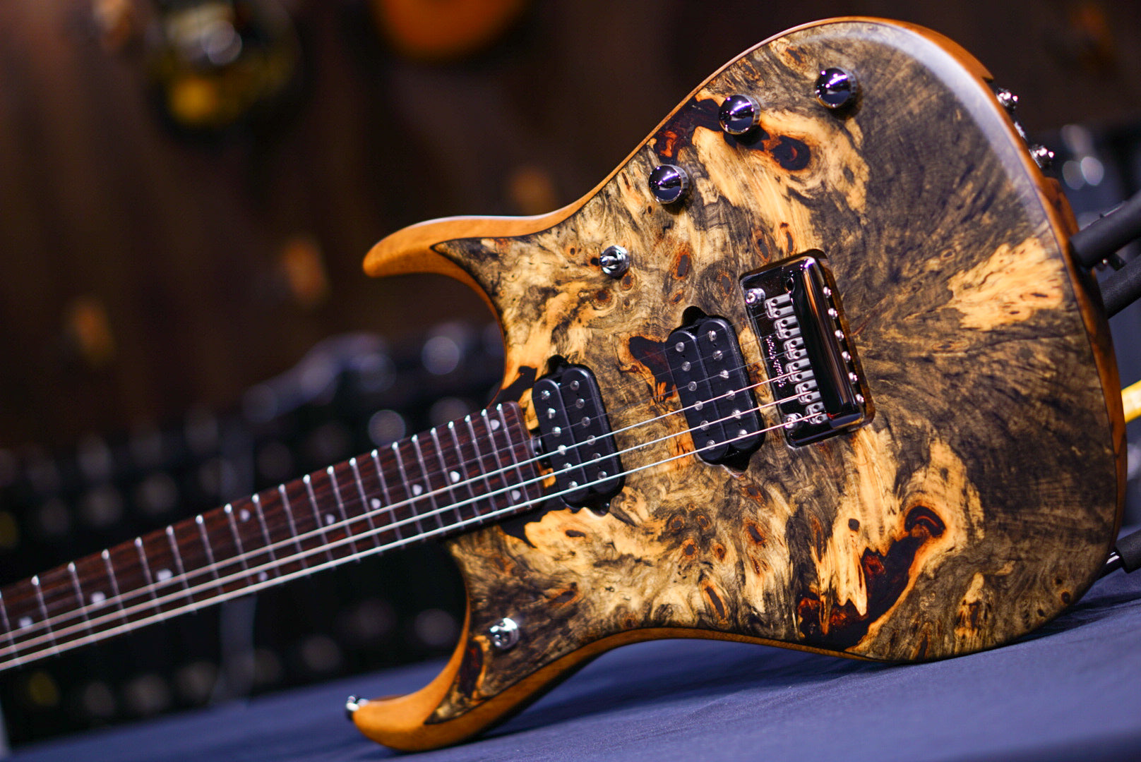 Ernie Ball Music Man JP15 - Butterscotch Burl BFR D00783 - HIENDGUITAR Musicman GUITAR