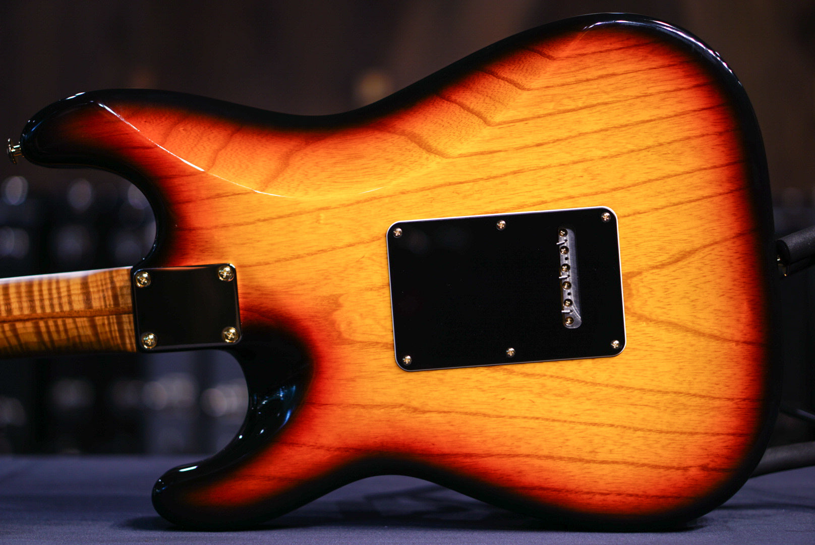 Suhr classic antique custom 3 tone burst 77702 gold package - HIENDGUITAR SUHR GUITAR