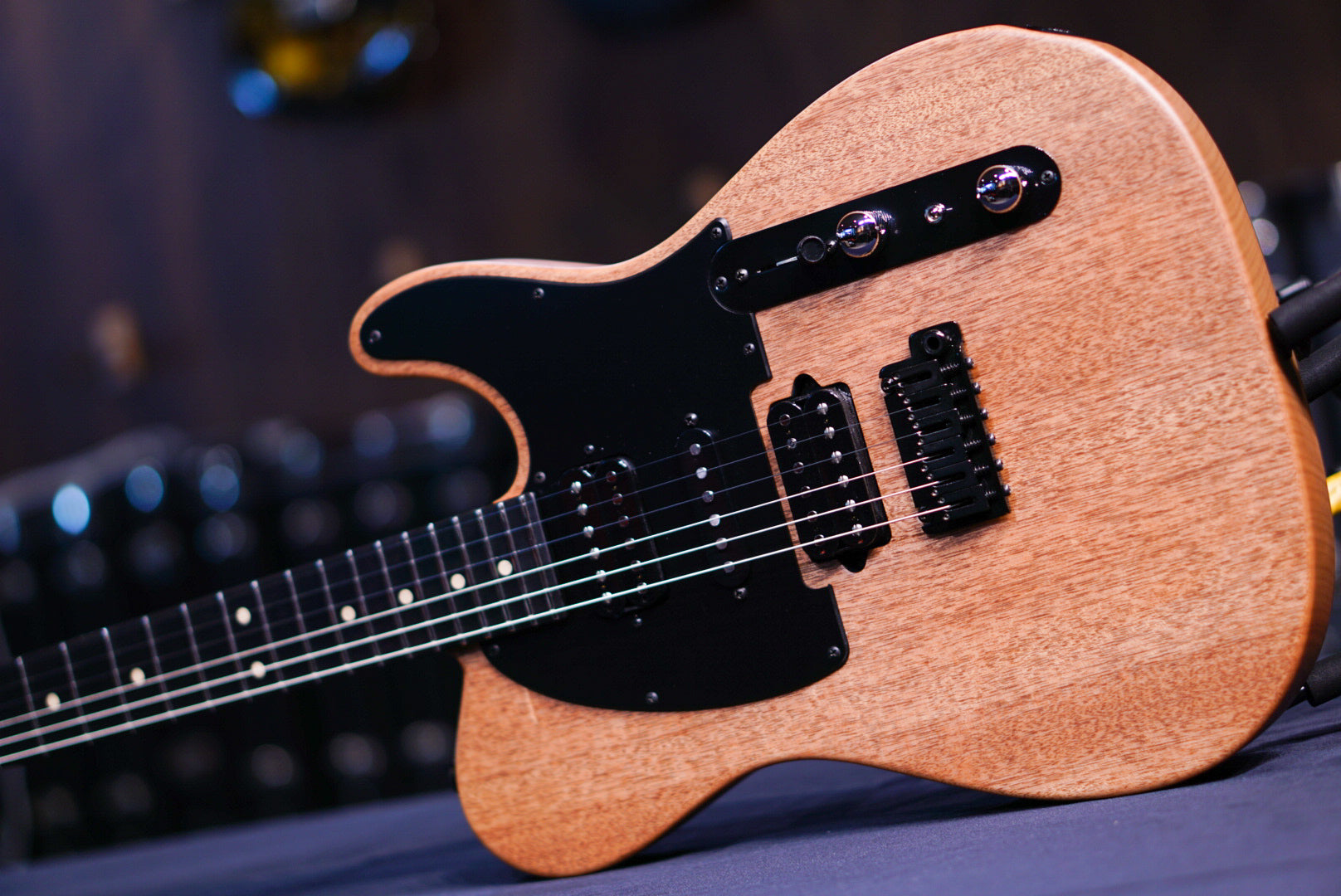 Suhr Ian Thornley classic T signature series 77346 - HIENDGUITAR SUHR GUITAR