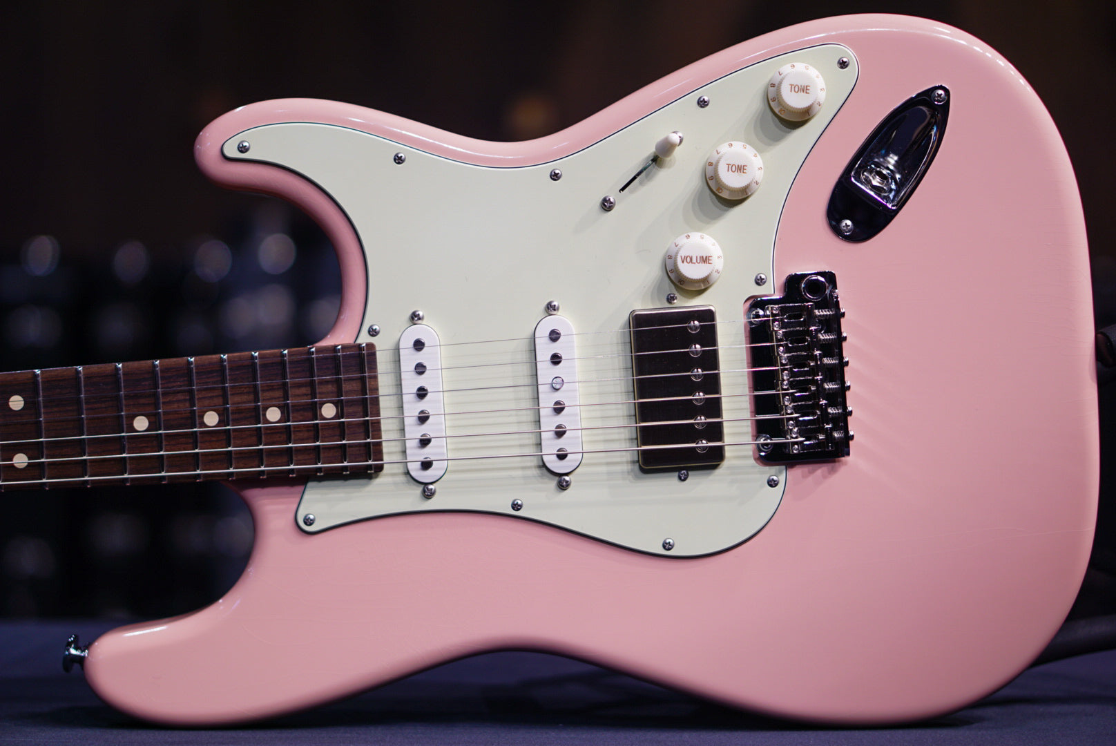 Suhr Mateus asato classic S shell pink 79357 - HIENDGUITAR SUHR guitar