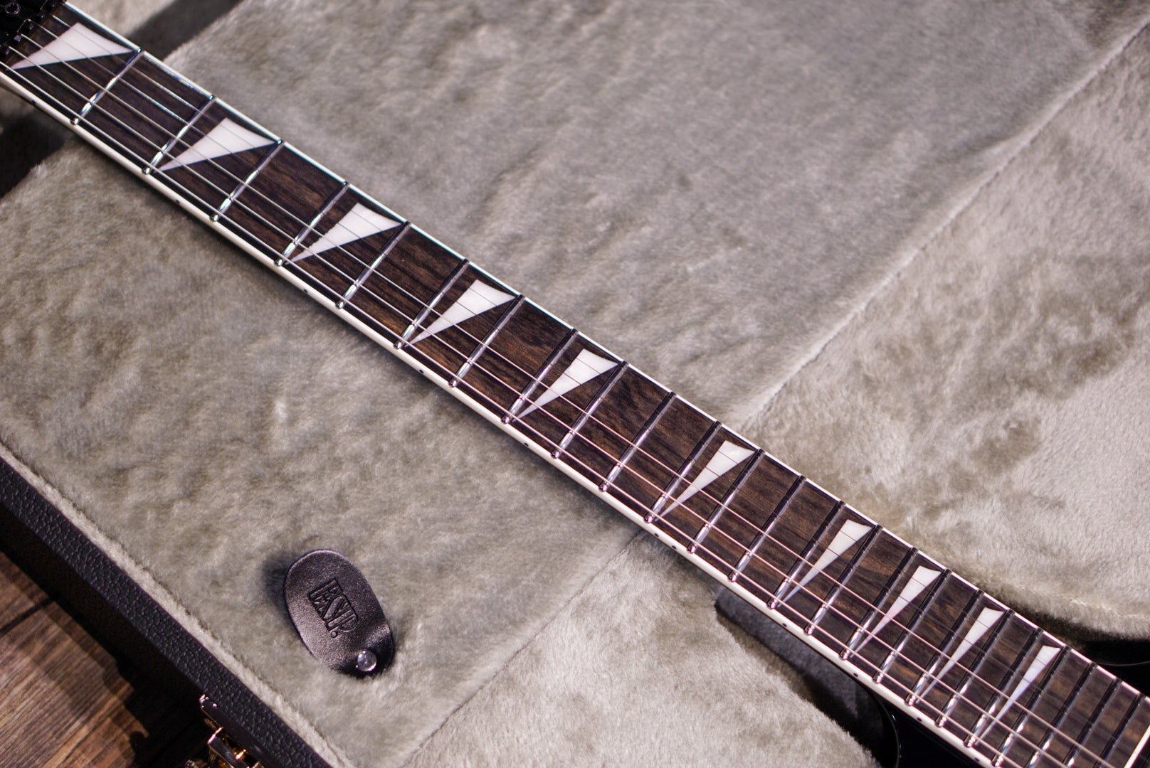ESP Arrow FR black E3910242
