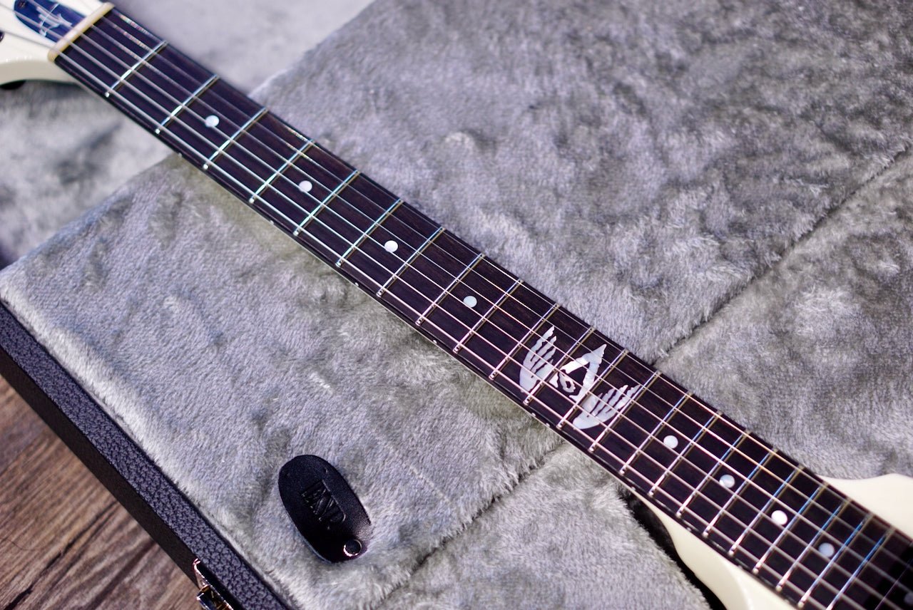 ESP Vulture James Hetfield Signature Olympic White EJHV0204