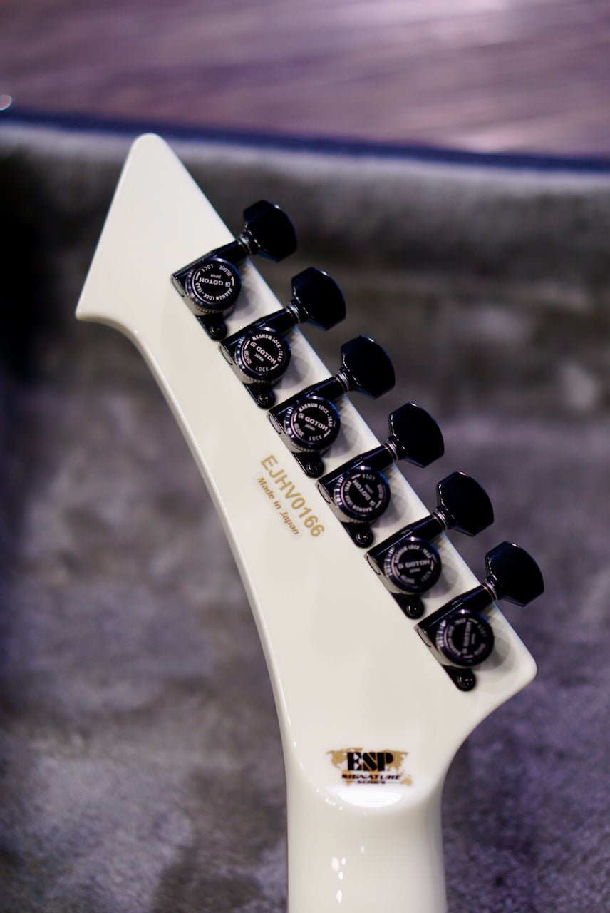 ESP Vulture James Hetfield Signature Olympic White EJHV0166