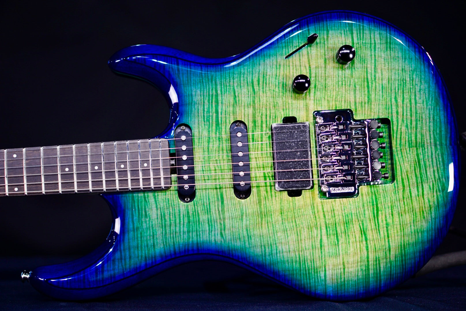 Ernie Ball Music Man Luke 4 HSS Green Tide D01389