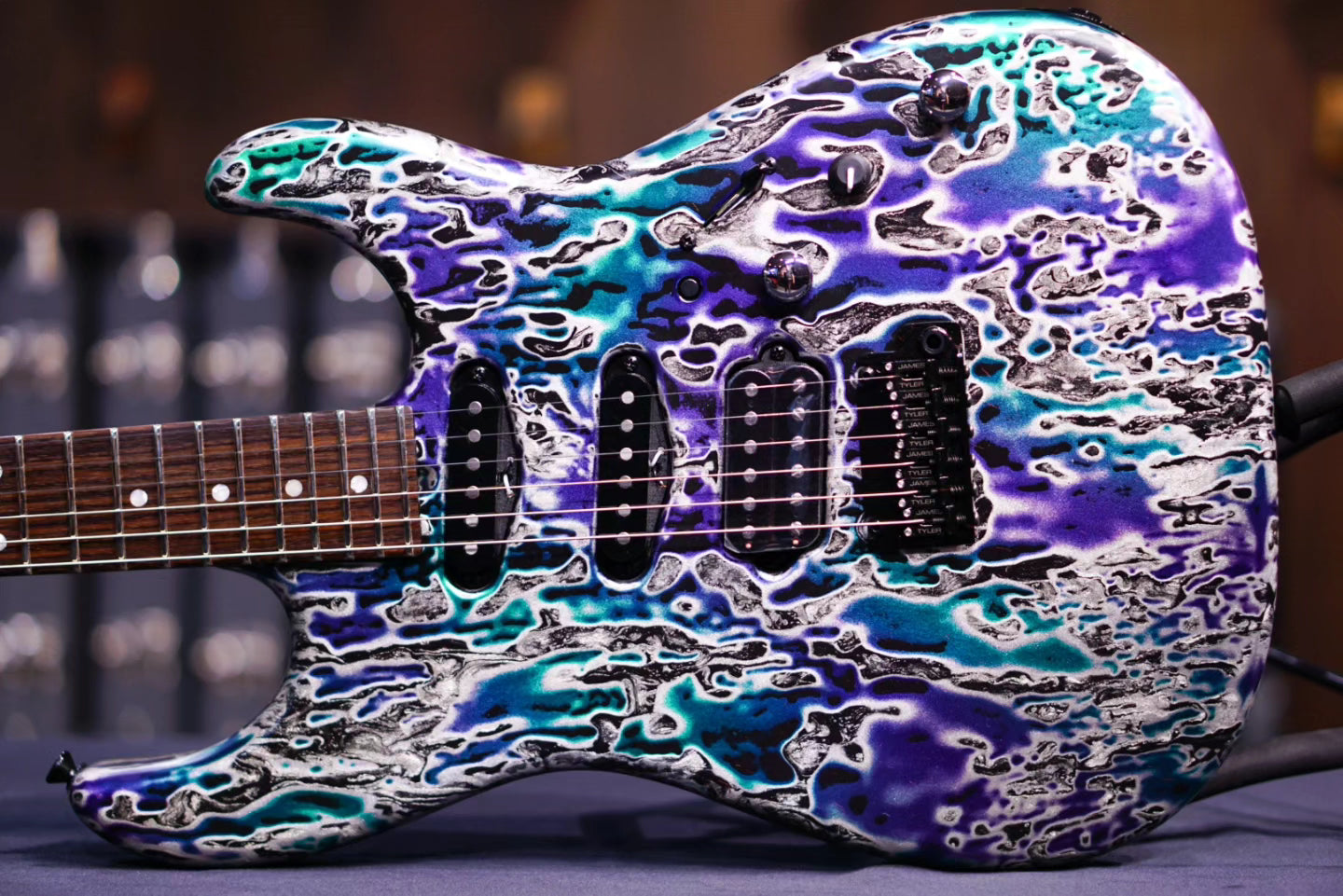 James tyler Studio Elite HD Alien Guano rear route 23432 - HIENDGUITAR James Tyler GUITAR