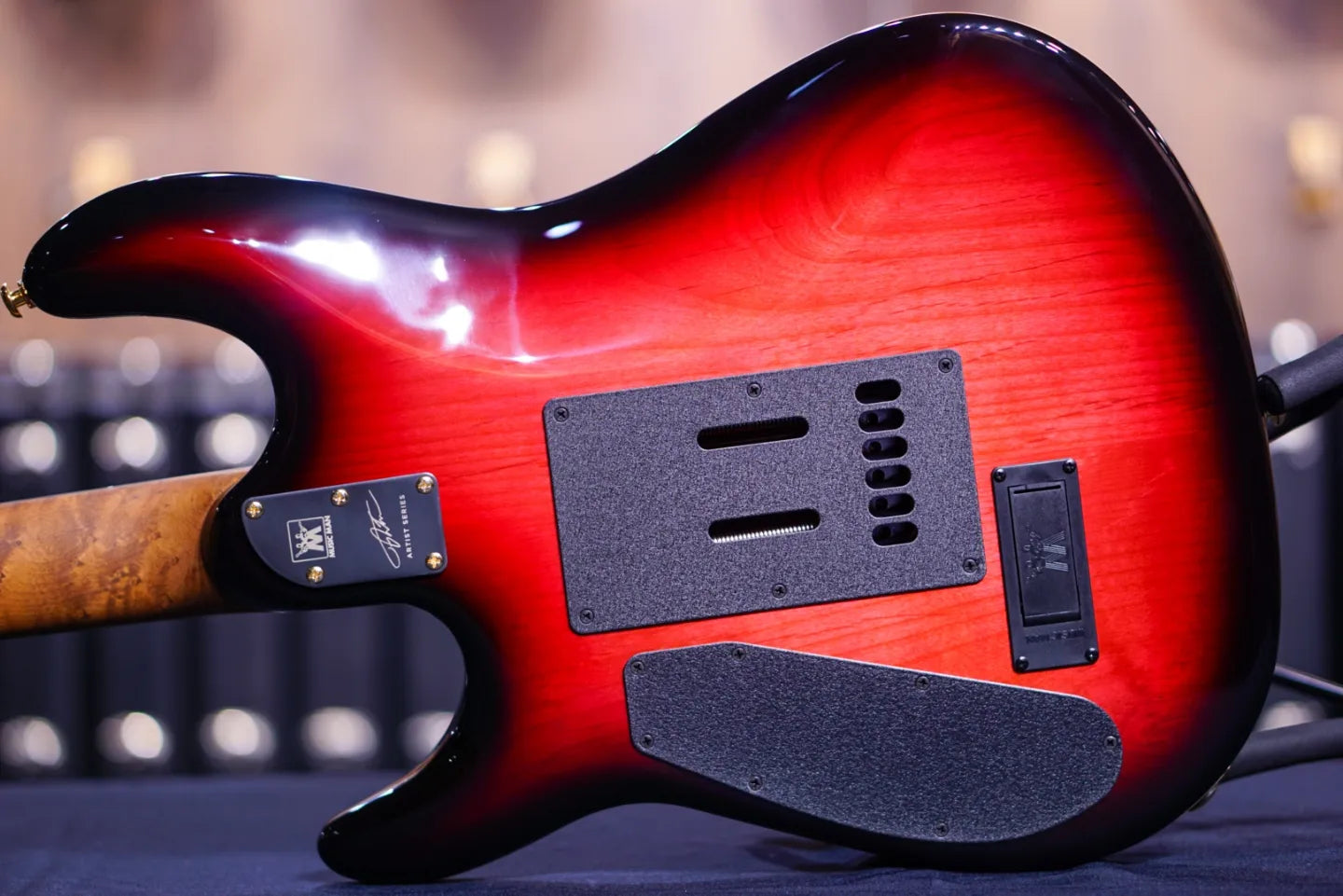 ERNIE BALL MUSIC MAN CUTLASS HH TREM - 6 STRING - JASON RICHARDSON - RORSCHACH RED
S08957 - HIENDGUITAR Musicman GUITAR