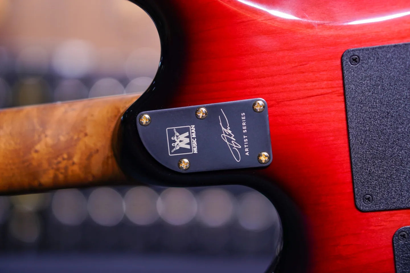 ERNIE BALL MUSIC MAN CUTLASS HH TREM - 6 STRING - JASON RICHARDSON - RORSCHACH RED
S08957 - HIENDGUITAR Musicman GUITAR