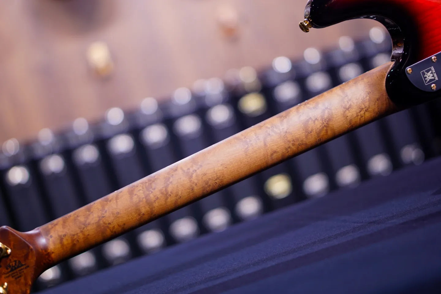 ERNIE BALL MUSIC MAN CUTLASS HH TREM - 6 STRING - JASON RICHARDSON - RORSCHACH RED
S08957 - HIENDGUITAR Musicman GUITAR