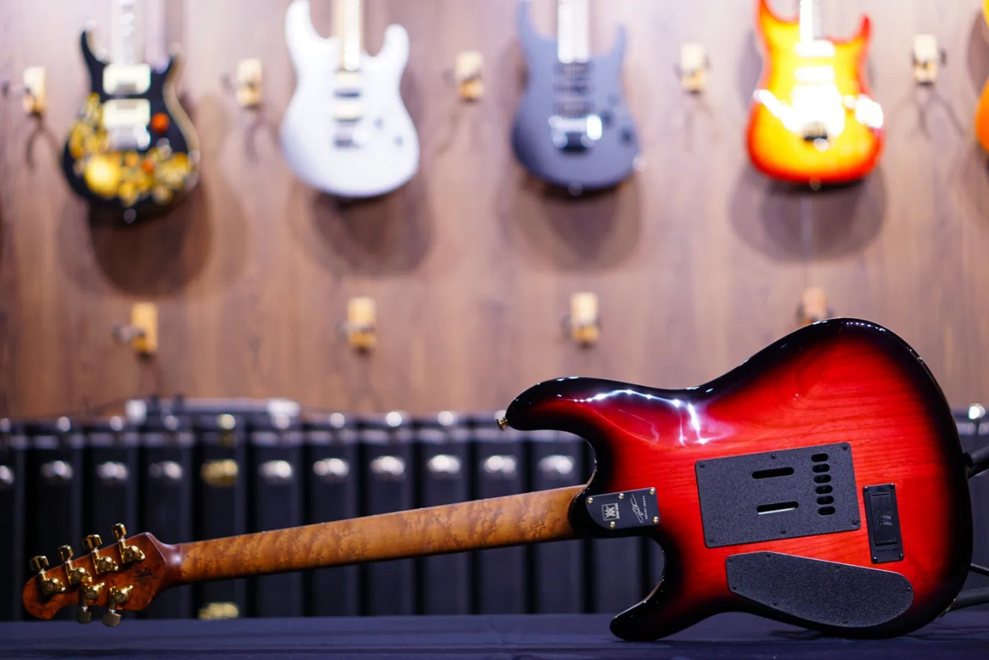 ERNIE BALL MUSIC MAN CUTLASS HH TREM - 6 STRING - JASON RICHARDSON - RORSCHACH RED
S08957 - HIENDGUITAR Musicman GUITAR