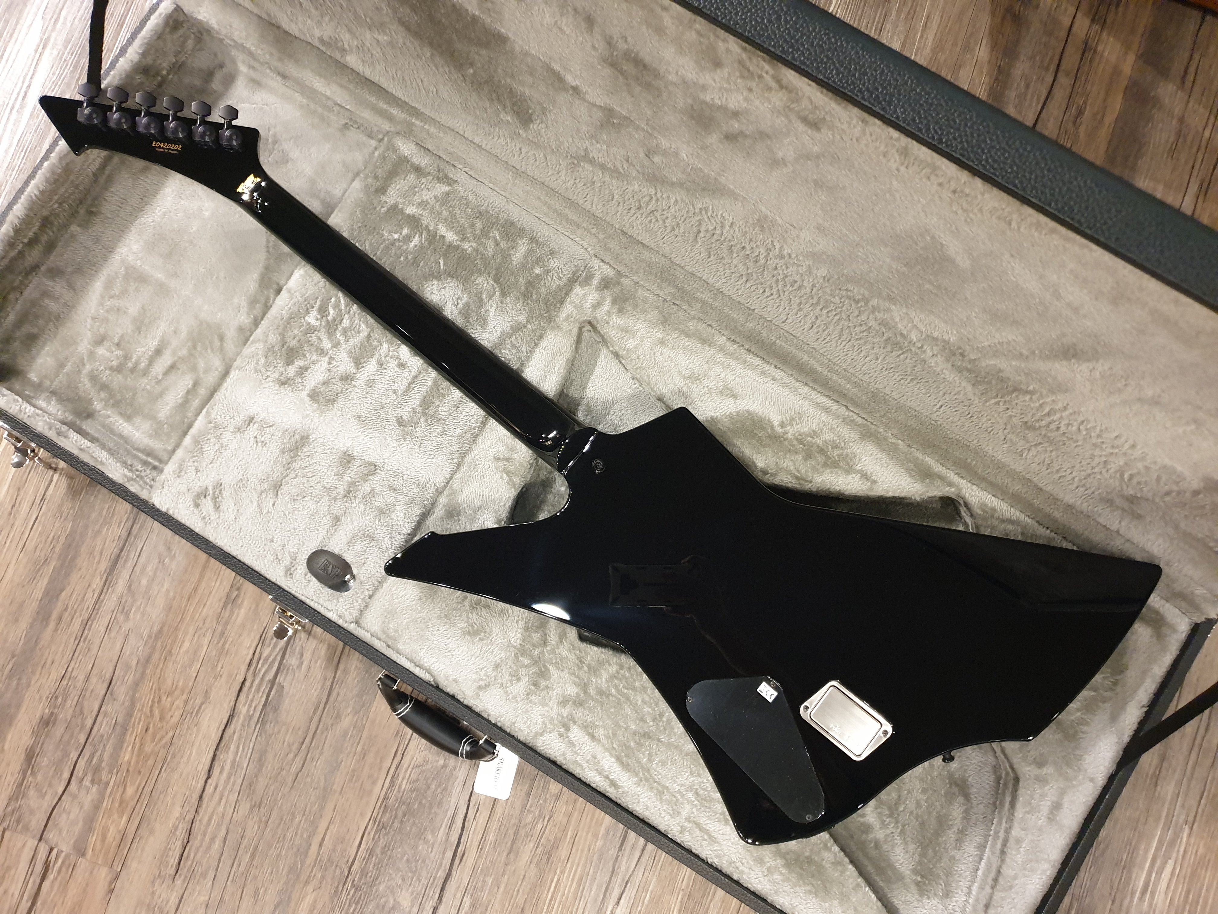 ESP Snakebyte GLOSS black E0420202 - HIENDGUITAR ESP GUITAR