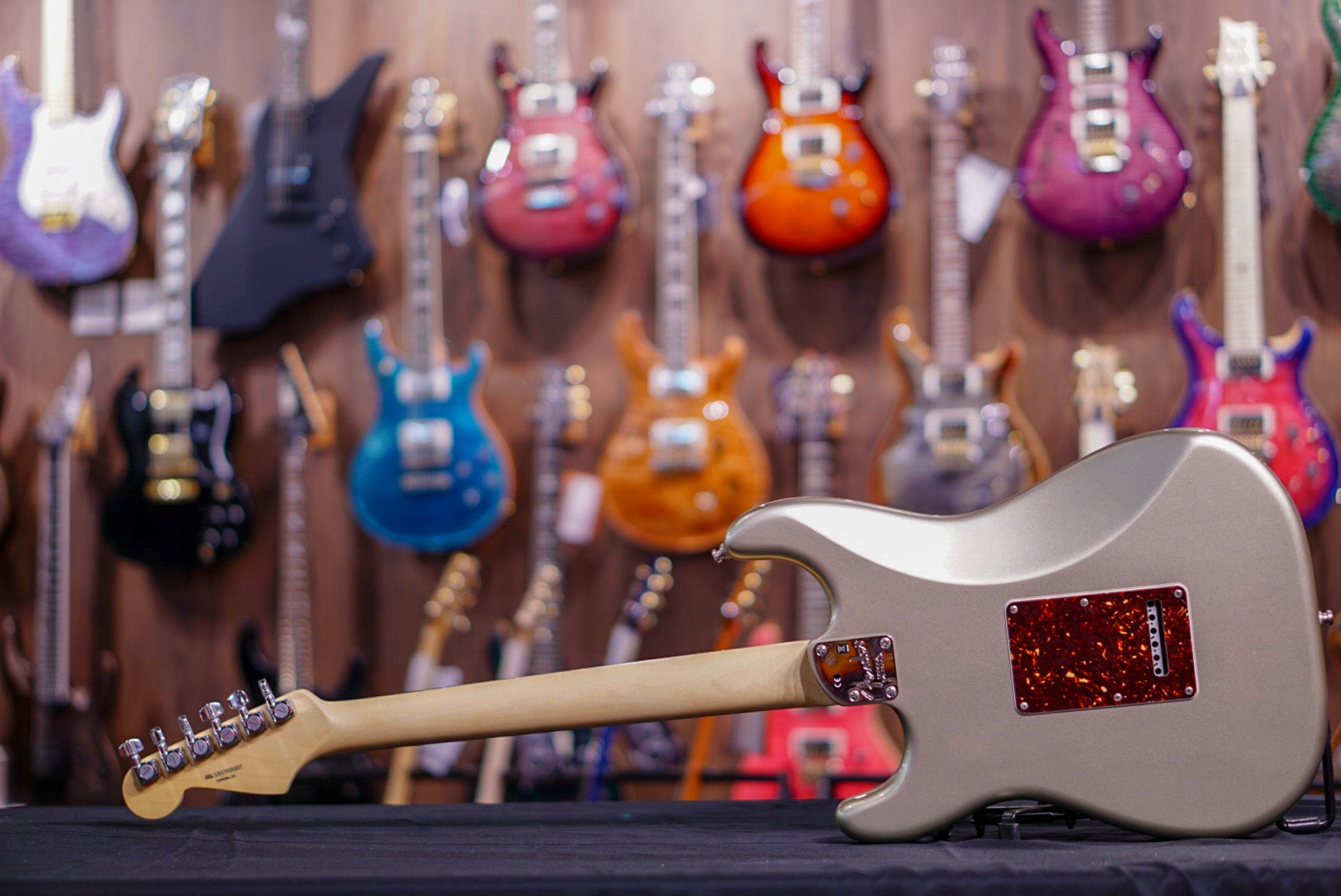 Fender American Elite Stratocaster - Champagne with Ebony Fingerboard - HIENDGUITAR fender GUITAR