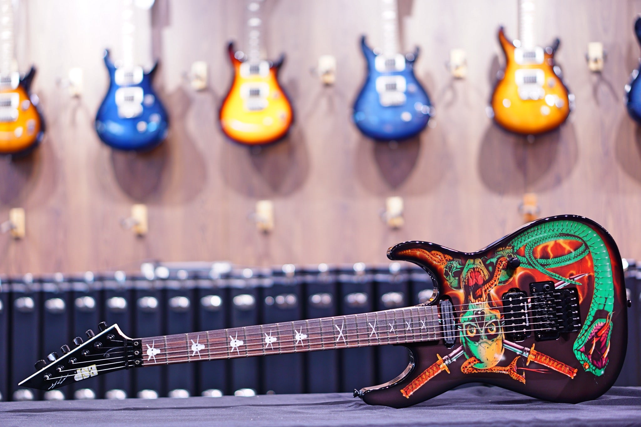 ESP George Lynch Signature Skull and Snakes E3710222 - HIENDGUITAR ESP GUITAR