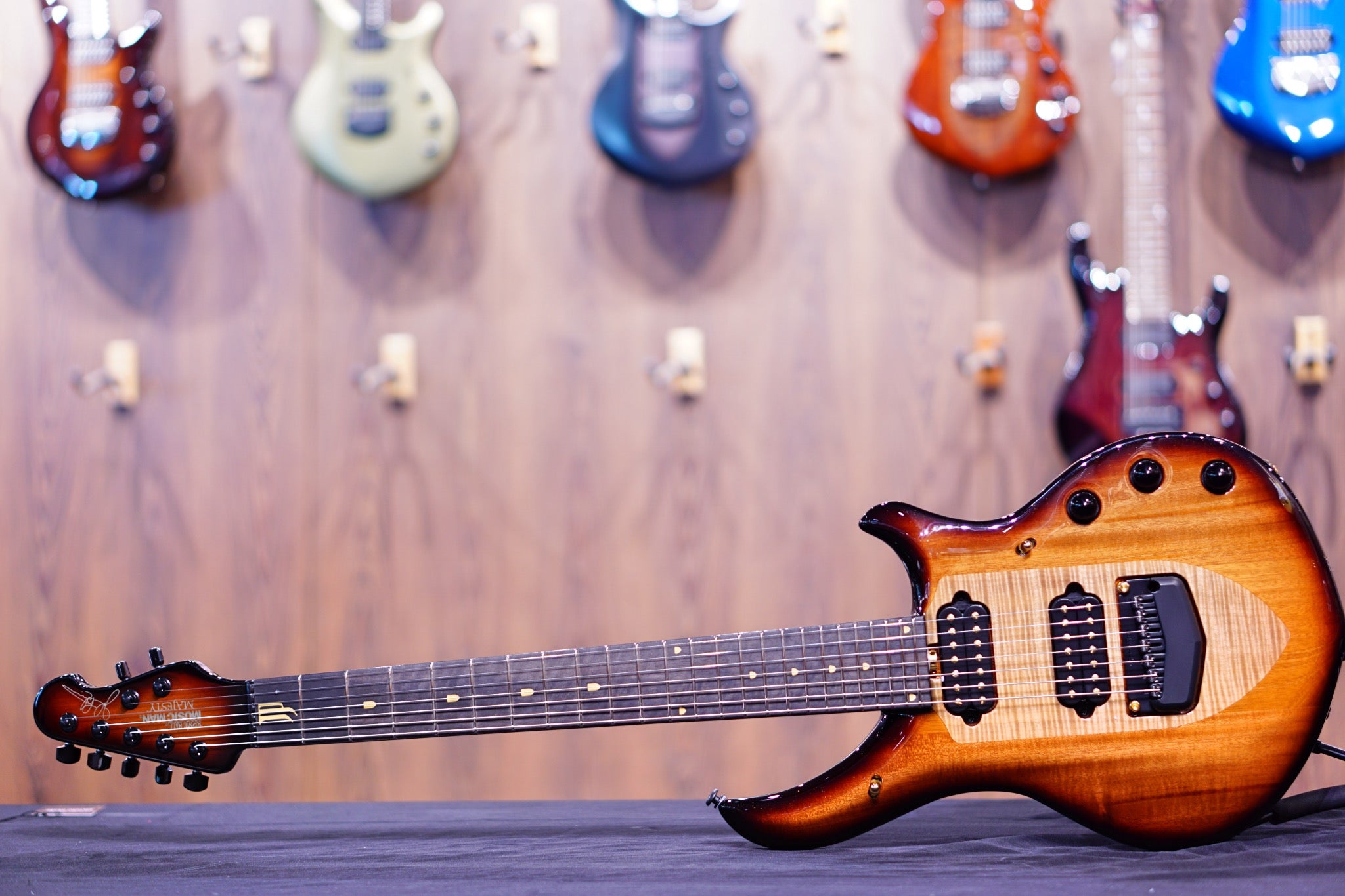 Ernie Ball Music Man John Petrucci Majesty 7 20th Anniversary Honey Butter Burst M014881 - HIENDGUITAR Musicman GUITAR