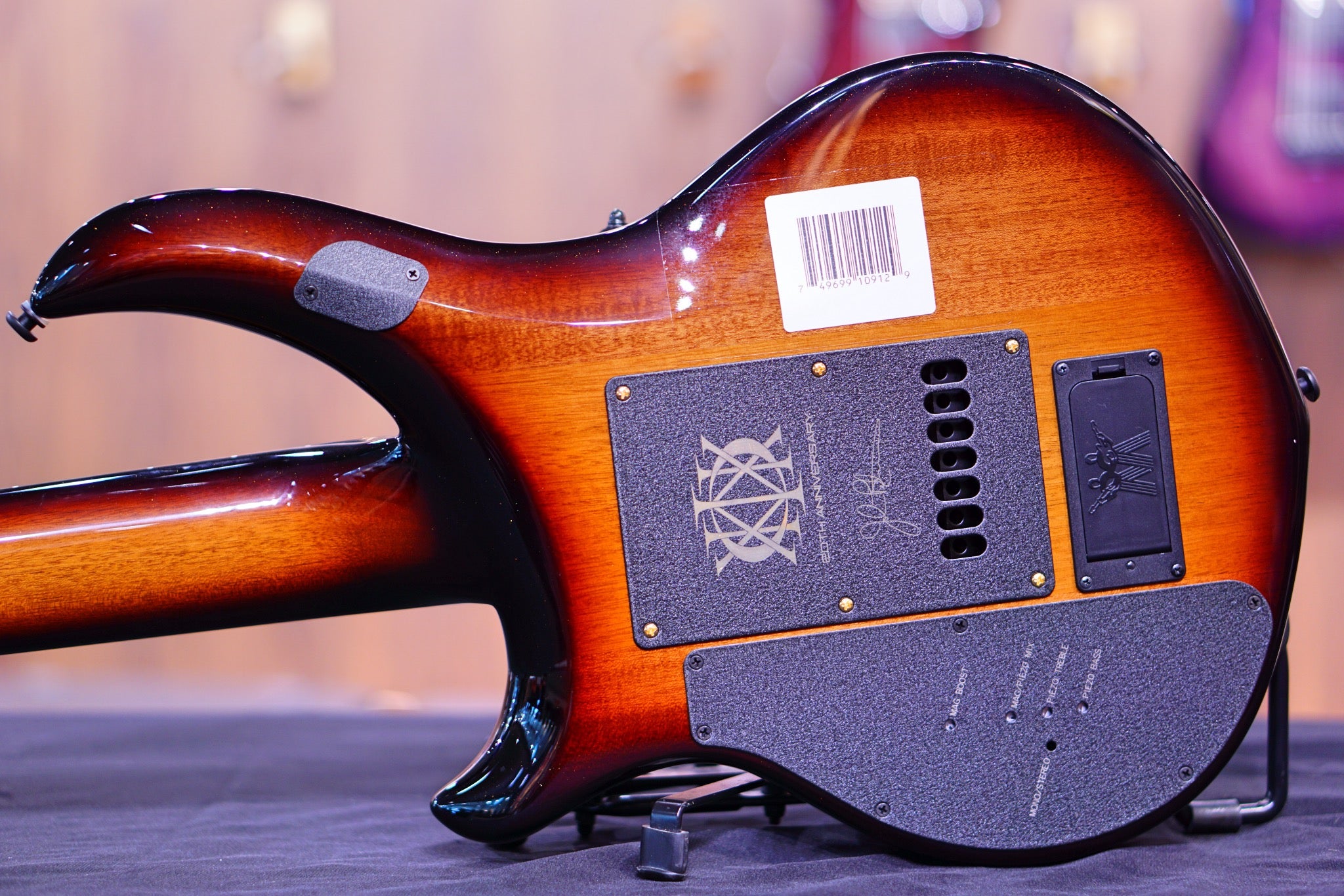 Ernie Ball Music Man John Petrucci Majesty 7 20th Anniversary Honey Butter Burst M014881 - HIENDGUITAR Musicman GUITAR