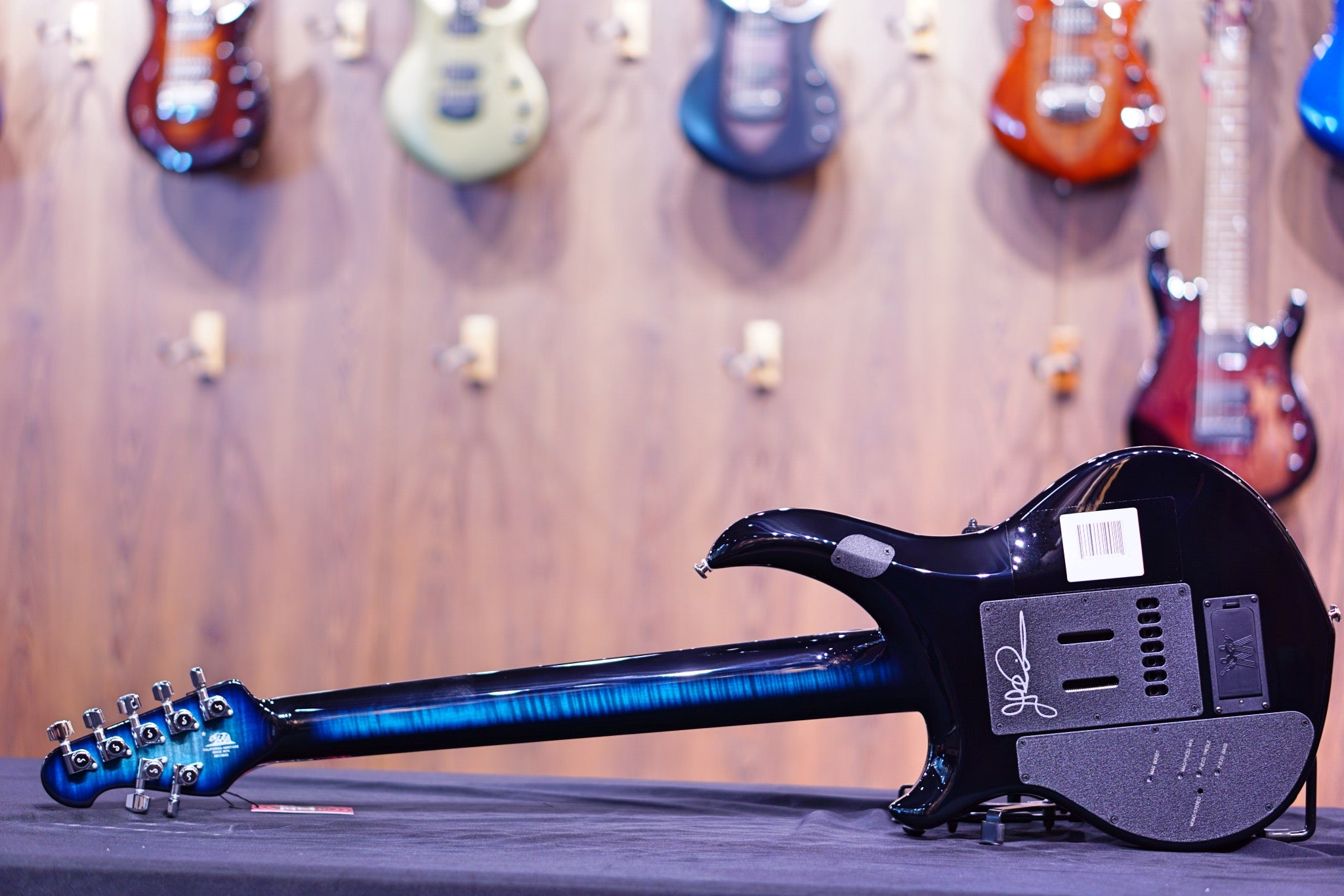 Ernie Ball Music Man John Petrucci Majesty 7 Hydrospace m014943 - HIENDGUITAR Musicman GUITAR