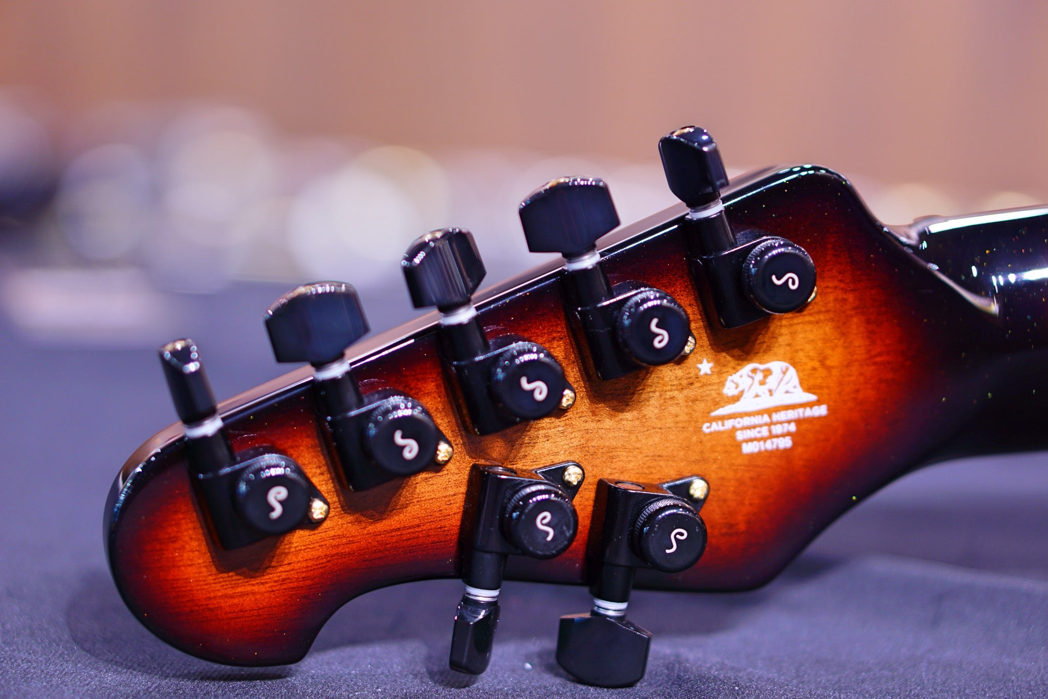 Ernie Ball Music Man John Petrucci Majesty 7 20th Anniversary Honey Butter Burst M014795 - HIENDGUITAR Musicman GUITAR