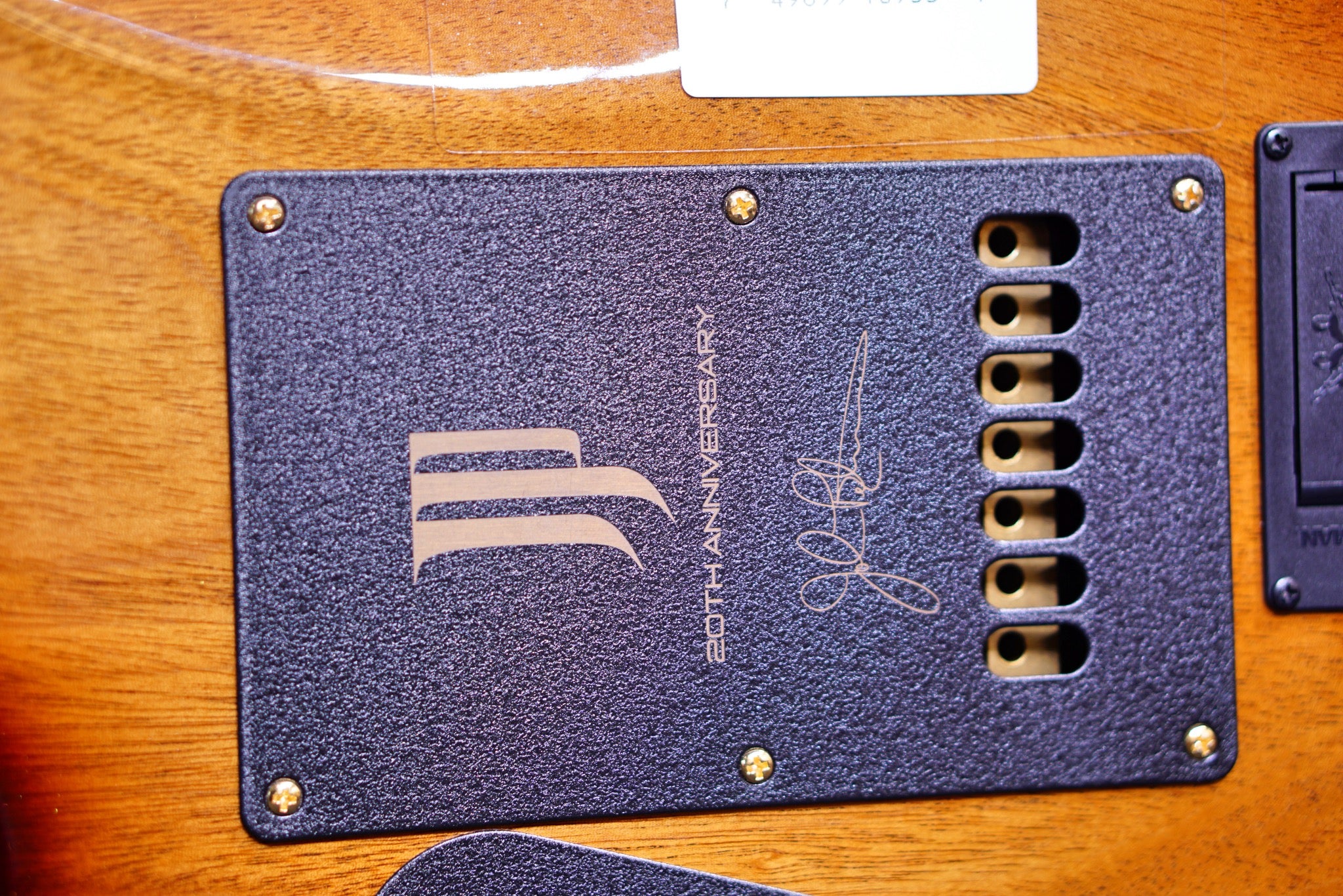 Ernie Ball Music Man JP7 20th Anniversary Honey Butter Burst John Petrucci F96564 - HIENDGUITAR Musicman GUITAR