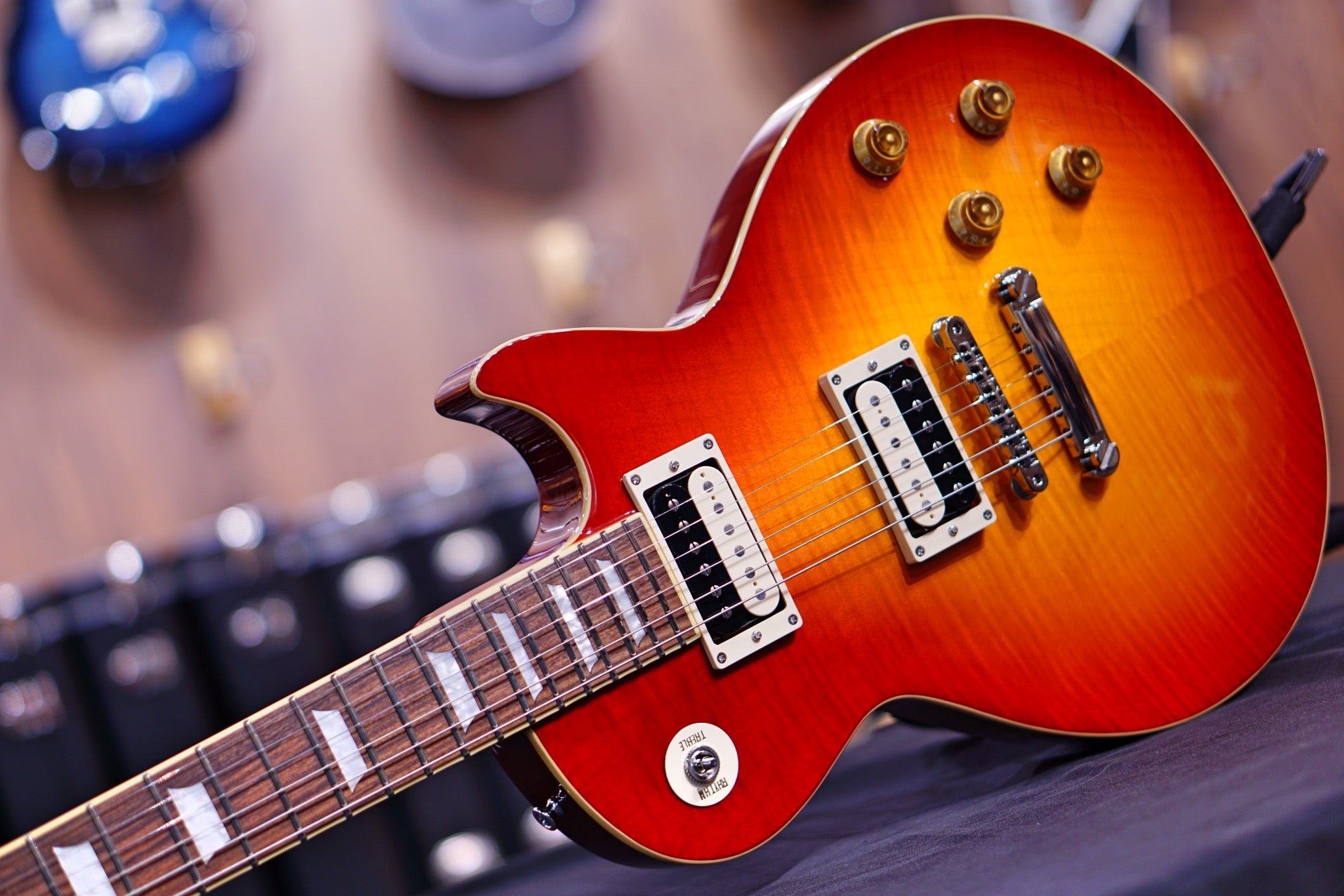 ESP Edwards Les Paul Cherry Sunburst ED2209357P - HIENDGUITAR EDWARDS GUITAR