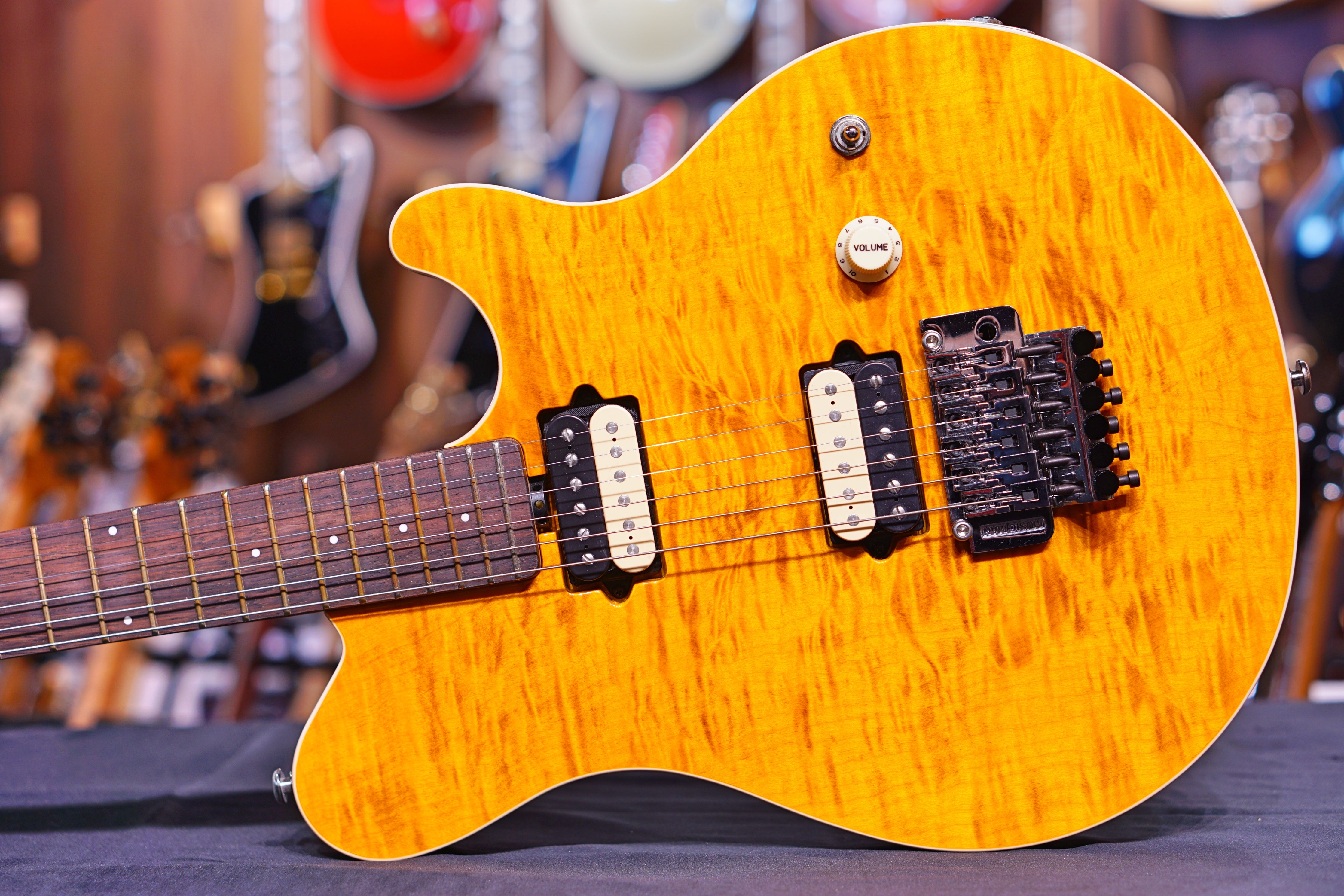 Music Man Axis Trans Gold Quilt Match Headstock G85940 - HIENDGUITAR Musicman GUITAR