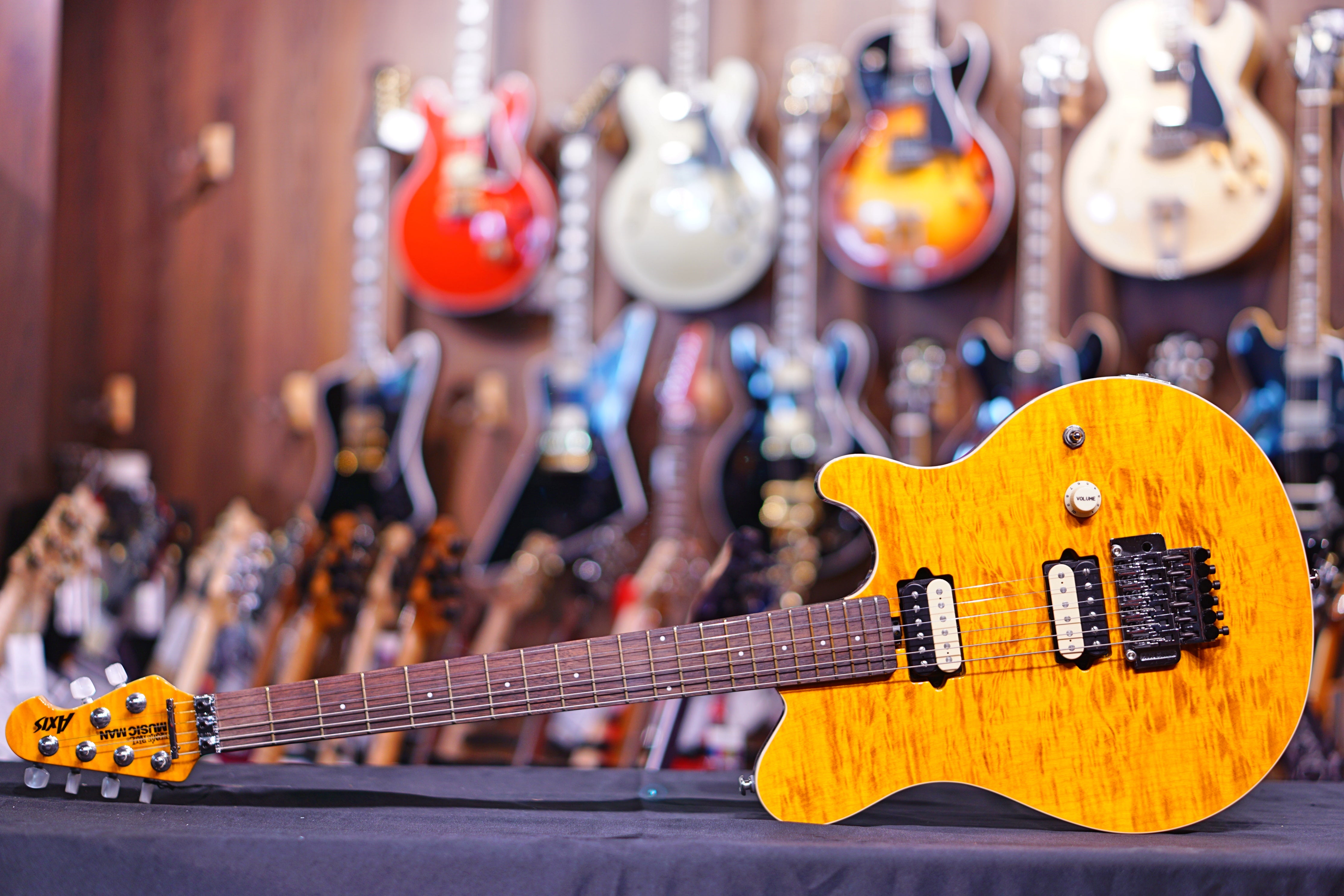 Music Man Axis Trans Gold Quilt Match Headstock G85940 - HIENDGUITAR Musicman GUITAR