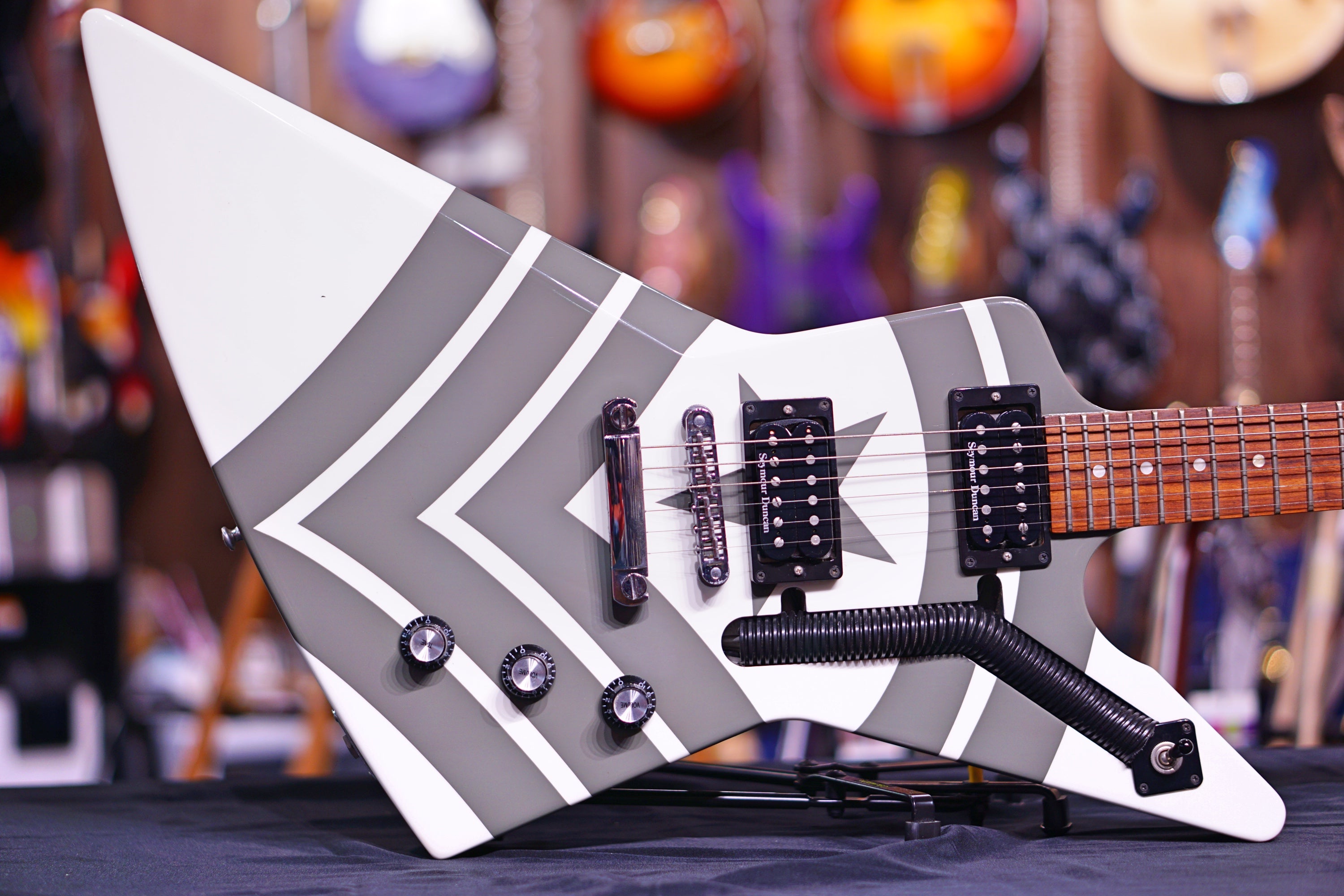 Gibson Jason Hook M-4 Sherman Explorer Alpine White w/ Army Green Stripes DSJHEGCH1 Gibson Default Title - HIENDGUITAR.COM