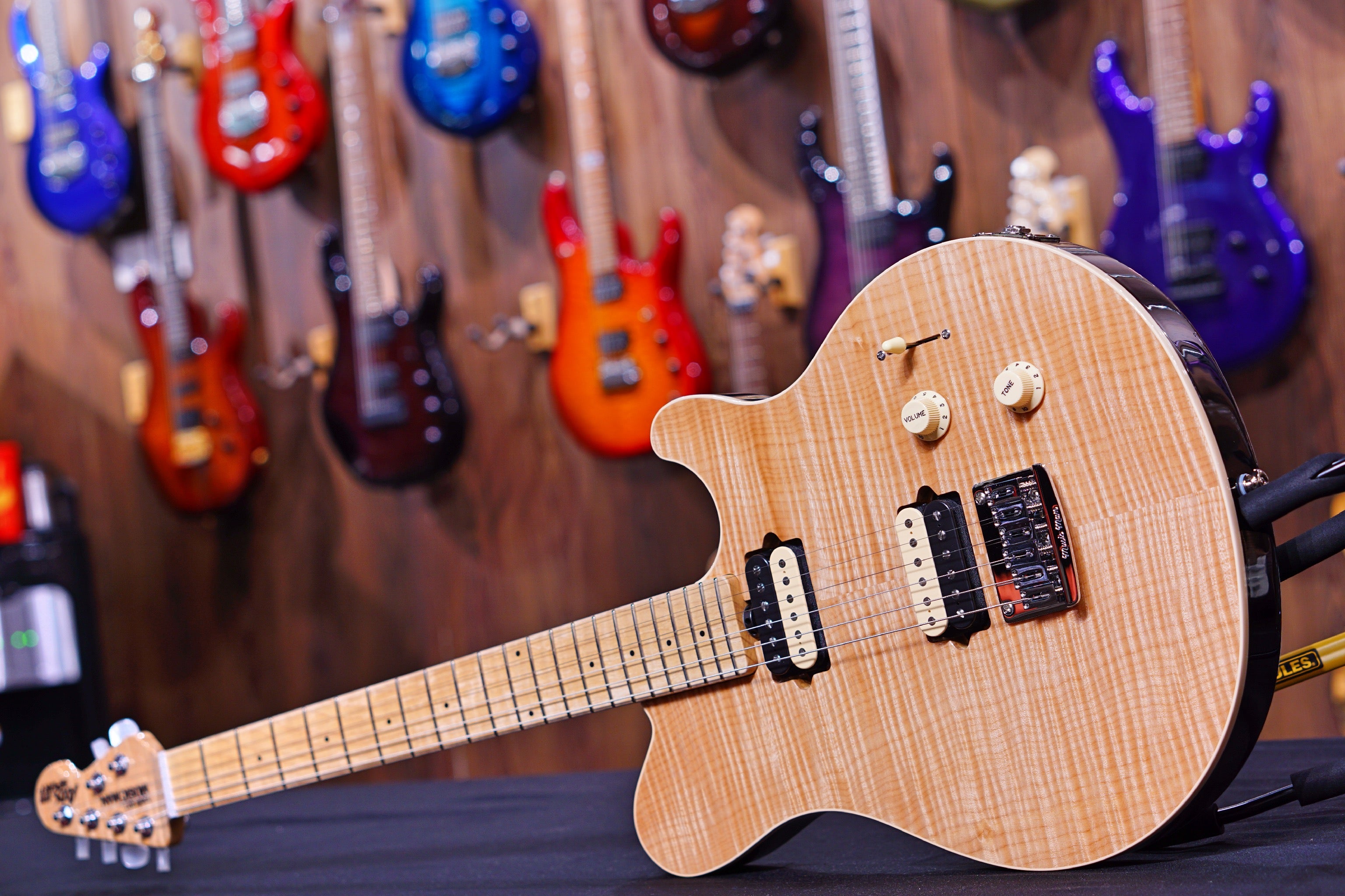 Ernie Ball Music Man Axis Super Sport HH STD - Natural Gloss Flame - Maple Matching Headstock G95844 - HIENDGUITAR Musicman GUITAR