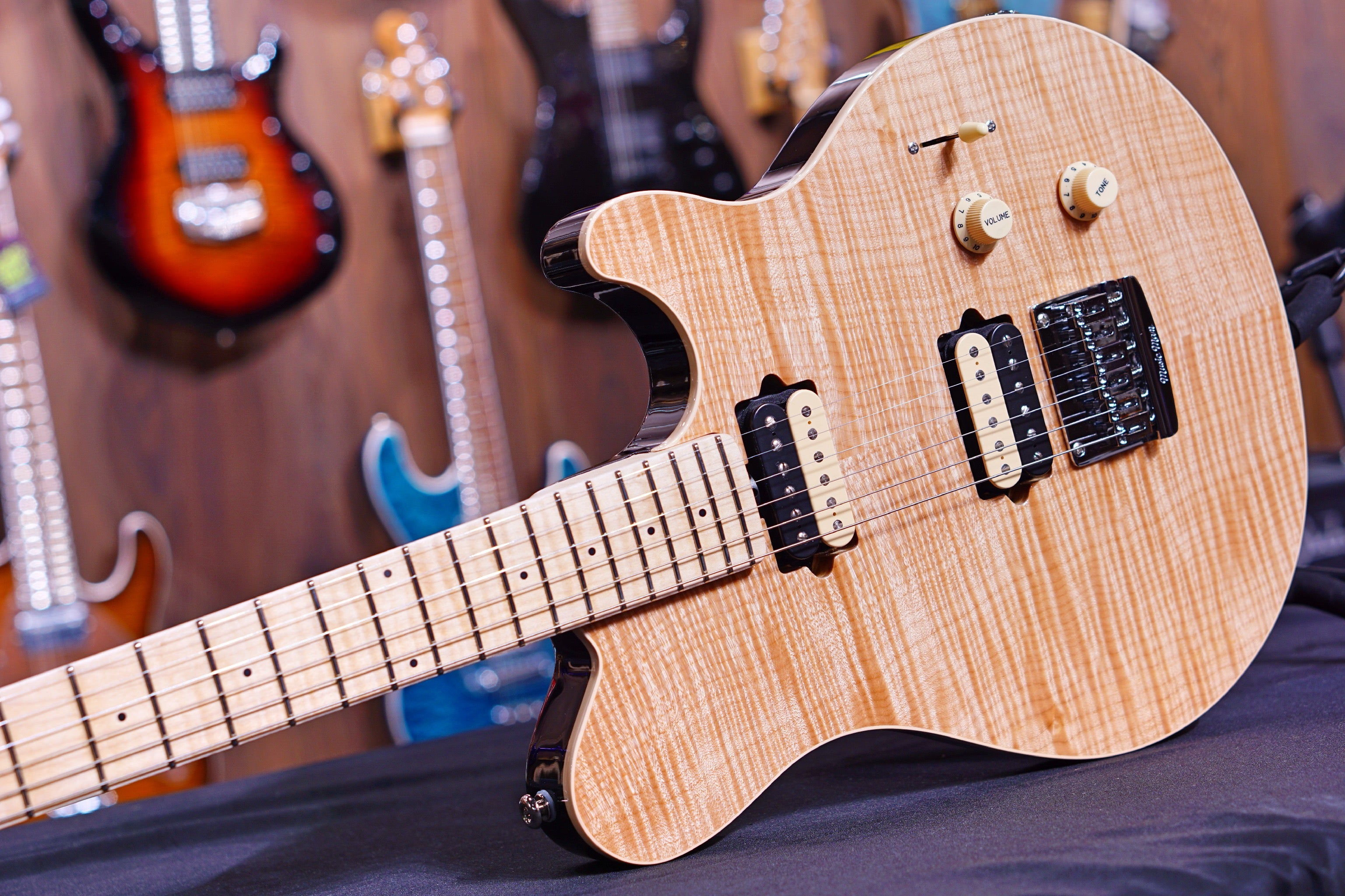 Ernie Ball Music Man Axis Super Sport HH STD - Natural Gloss Flame - Maple Matching Headstock G95844 - HIENDGUITAR Musicman GUITAR