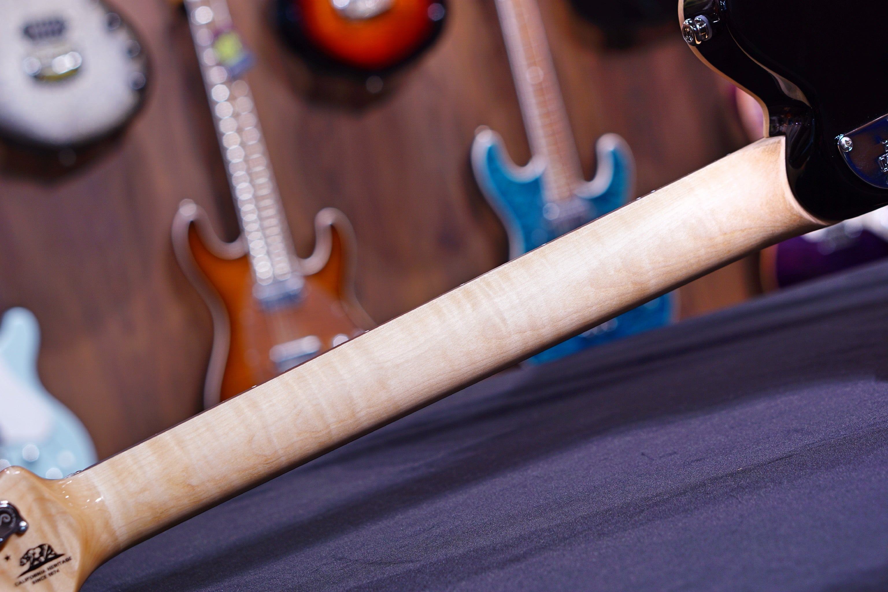 Ernie Ball Music Man Axis - Natural Gloss Flame - Rosewood Matching Headstock G97412 - HIENDGUITAR Musicman GUITAR