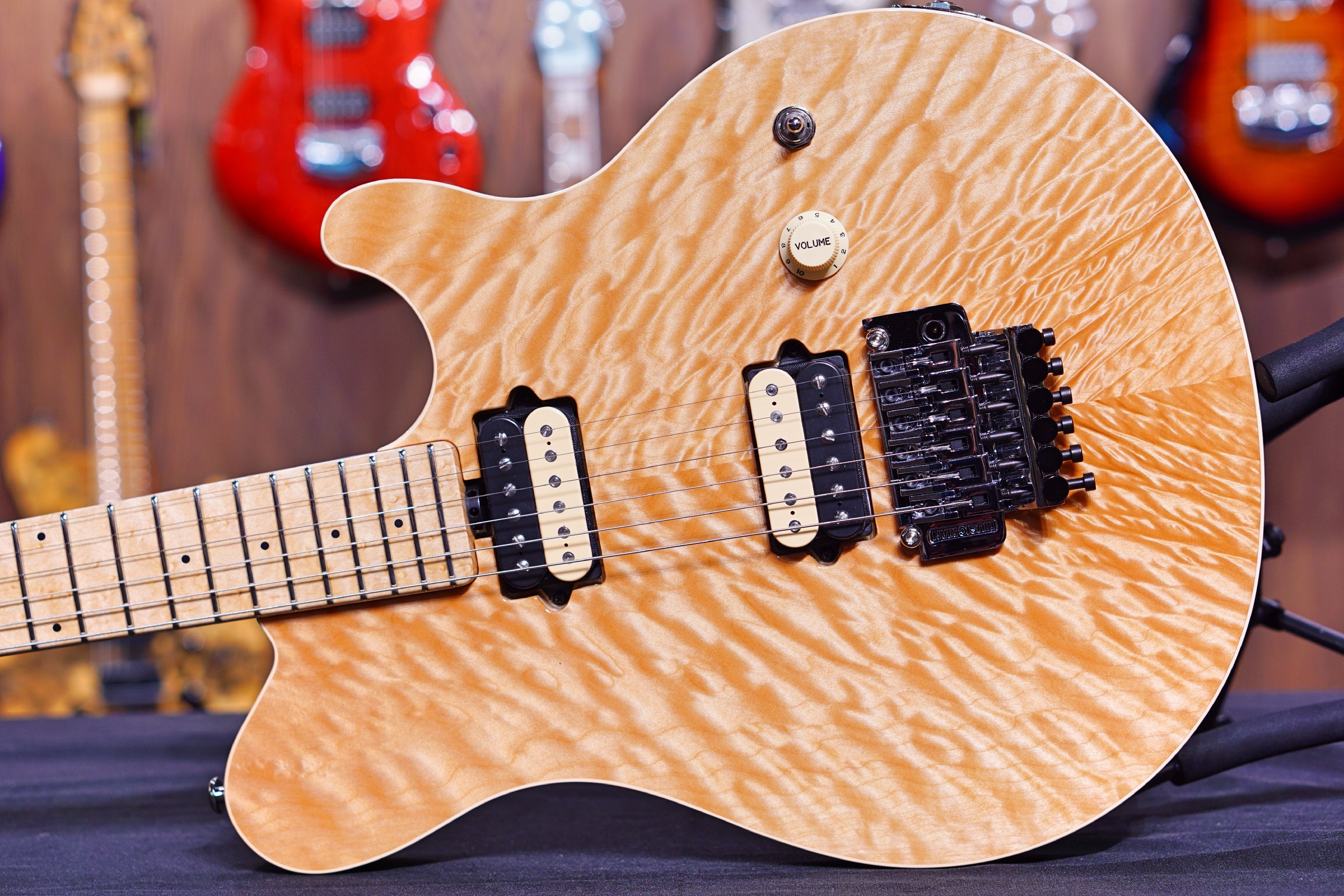 Ernie Ball Music Man Axis - Natural Gloss Quilt - Maple Matching Headstock G99745 - HIENDGUITAR Musicman GUITAR