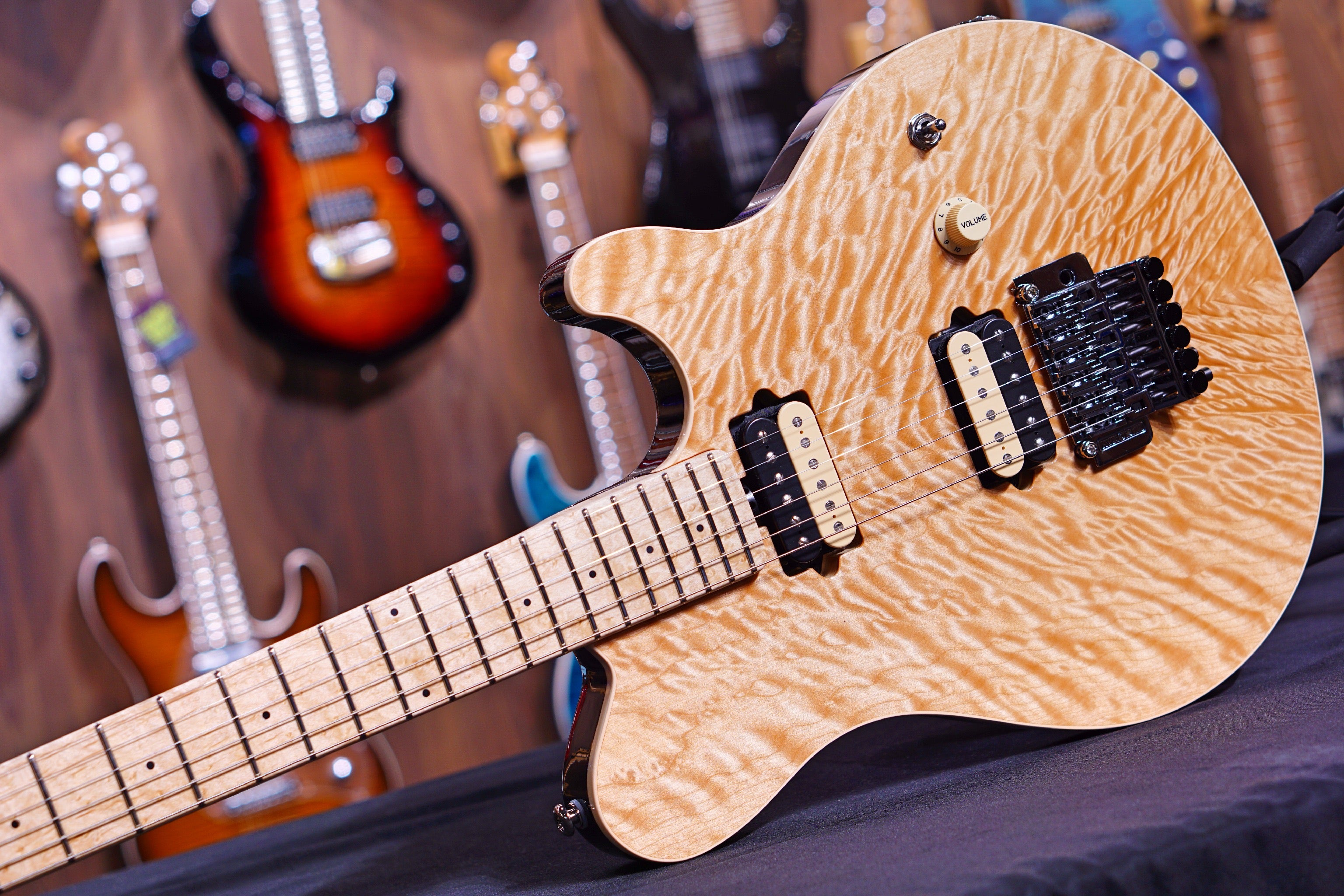 Ernie Ball Music Man Axis - Natural Gloss Quilt - Maple Matching Headstock G99745 - HIENDGUITAR Musicman GUITAR