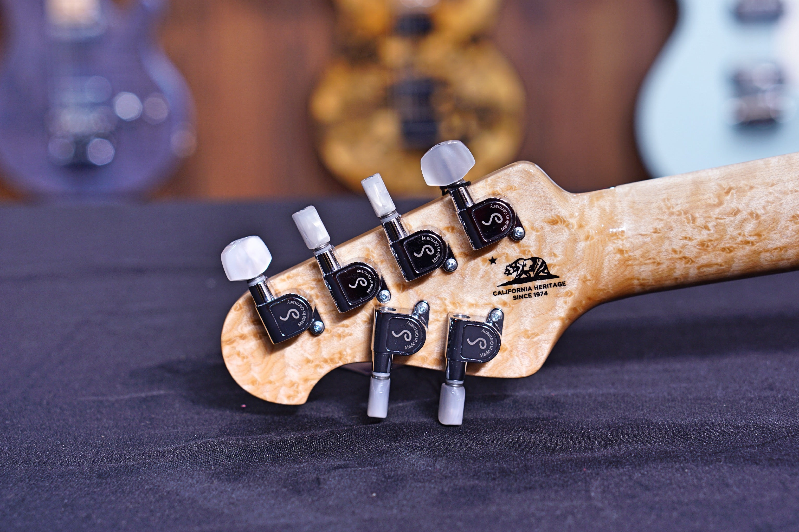 Ernie Ball Music Man Axis - Natural Gloss Quilt - Maple Matching Headstock G99745 - HIENDGUITAR Musicman GUITAR