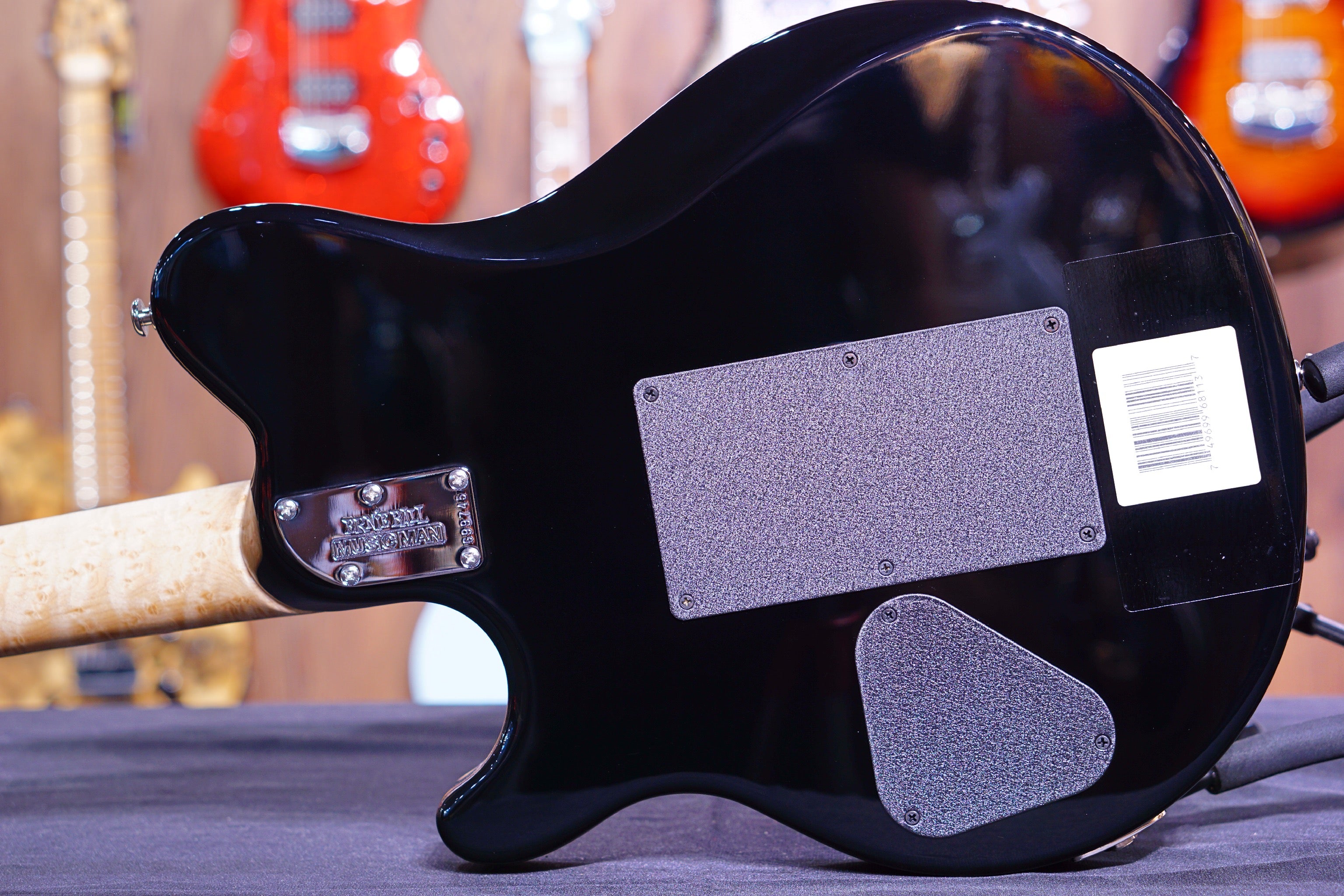 Ernie Ball Music Man Axis - Natural Gloss Quilt - Maple Matching Headstock G99745 - HIENDGUITAR Musicman GUITAR