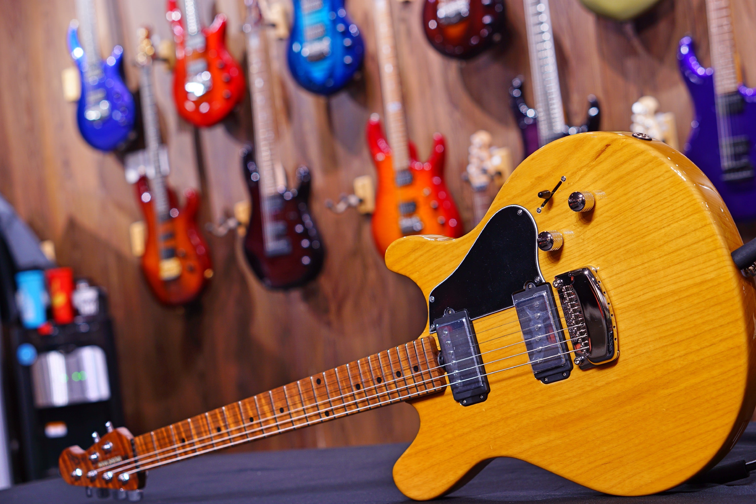 Ernie Ball Music Man Valentine Tremolo - Classic Natural G95340 - HIENDGUITAR Musicman GUITAR