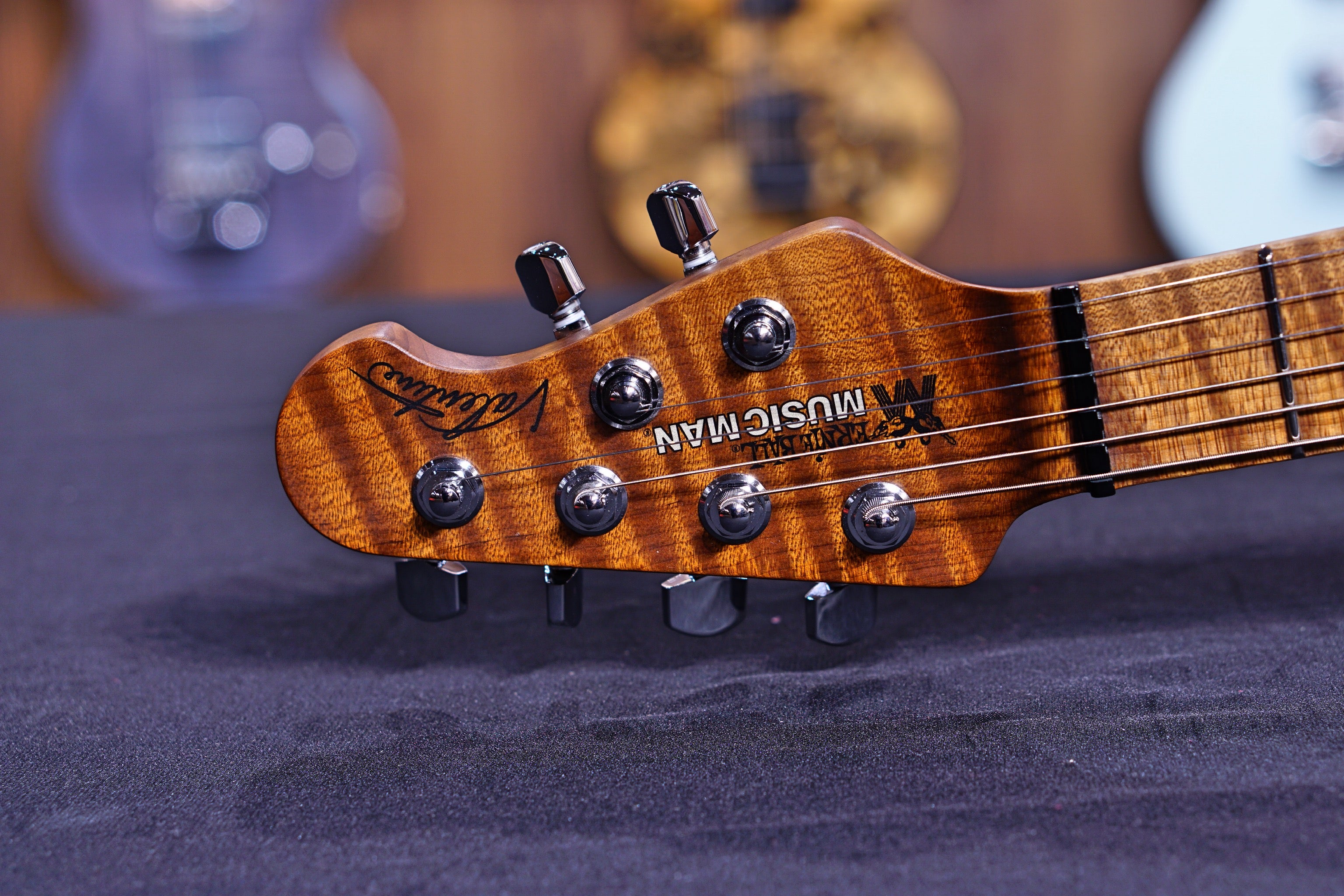 Ernie Ball Music Man Valentine Tremolo - Classic Natural G95340 - HIENDGUITAR Musicman GUITAR